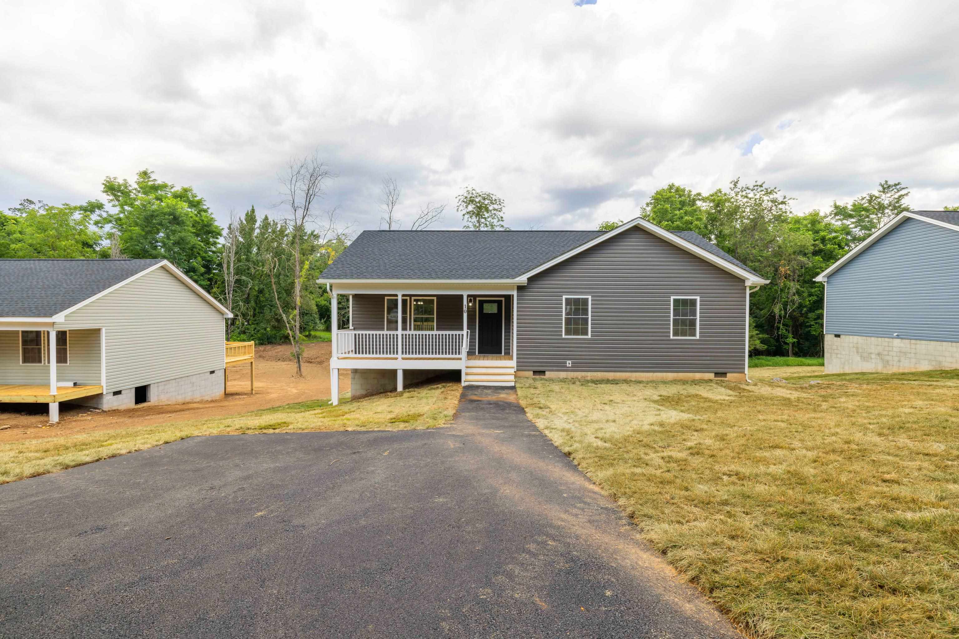 10 MCARTHUR ST, STAUNTON, Virginia 24401, 3 Bedrooms Bedrooms, ,2 BathroomsBathrooms,Residential,10 MCARTHUR ST,666896 MLS # 666896