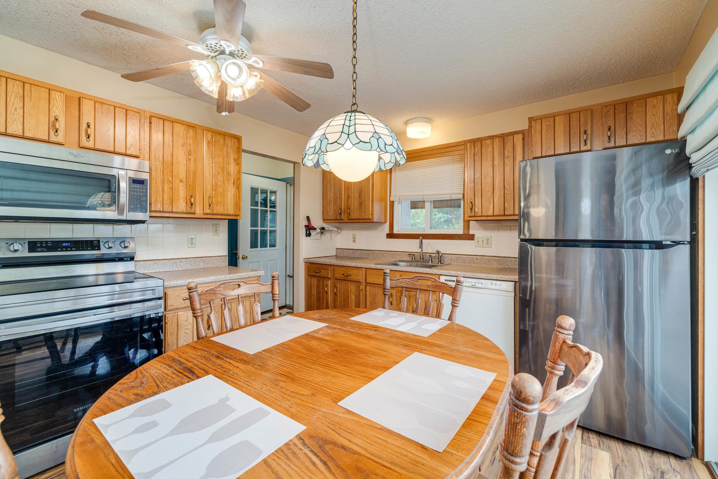 120 BIG OAK DR, LURAY, Virginia 22835, 4 Bedrooms Bedrooms, ,2 BathroomsBathrooms,Residential,120 BIG OAK DR,666901 MLS # 666901