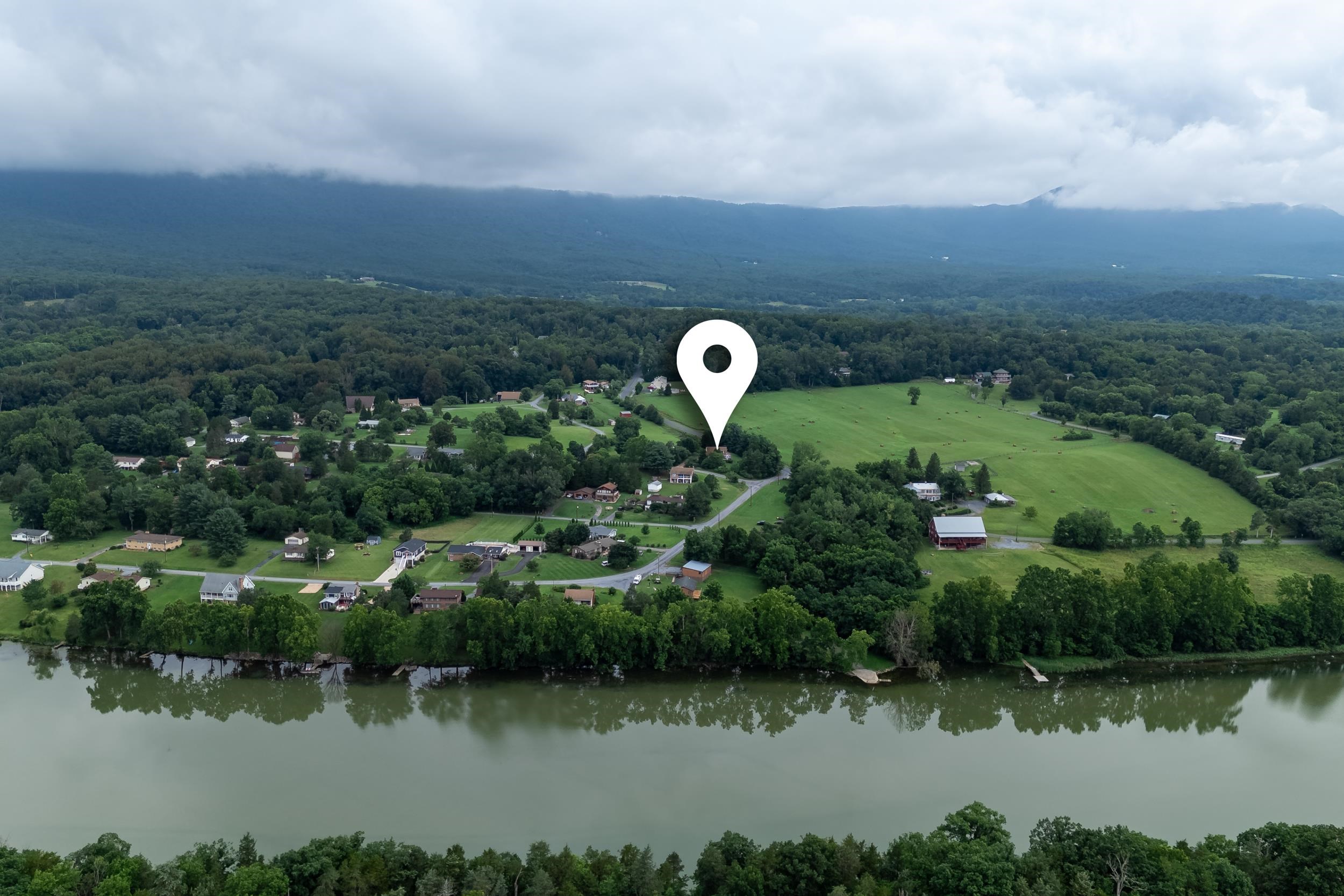 120 BIG OAK DR, LURAY, Virginia 22835, 4 Bedrooms Bedrooms, ,2 BathroomsBathrooms,Residential,120 BIG OAK DR,666901 MLS # 666901
