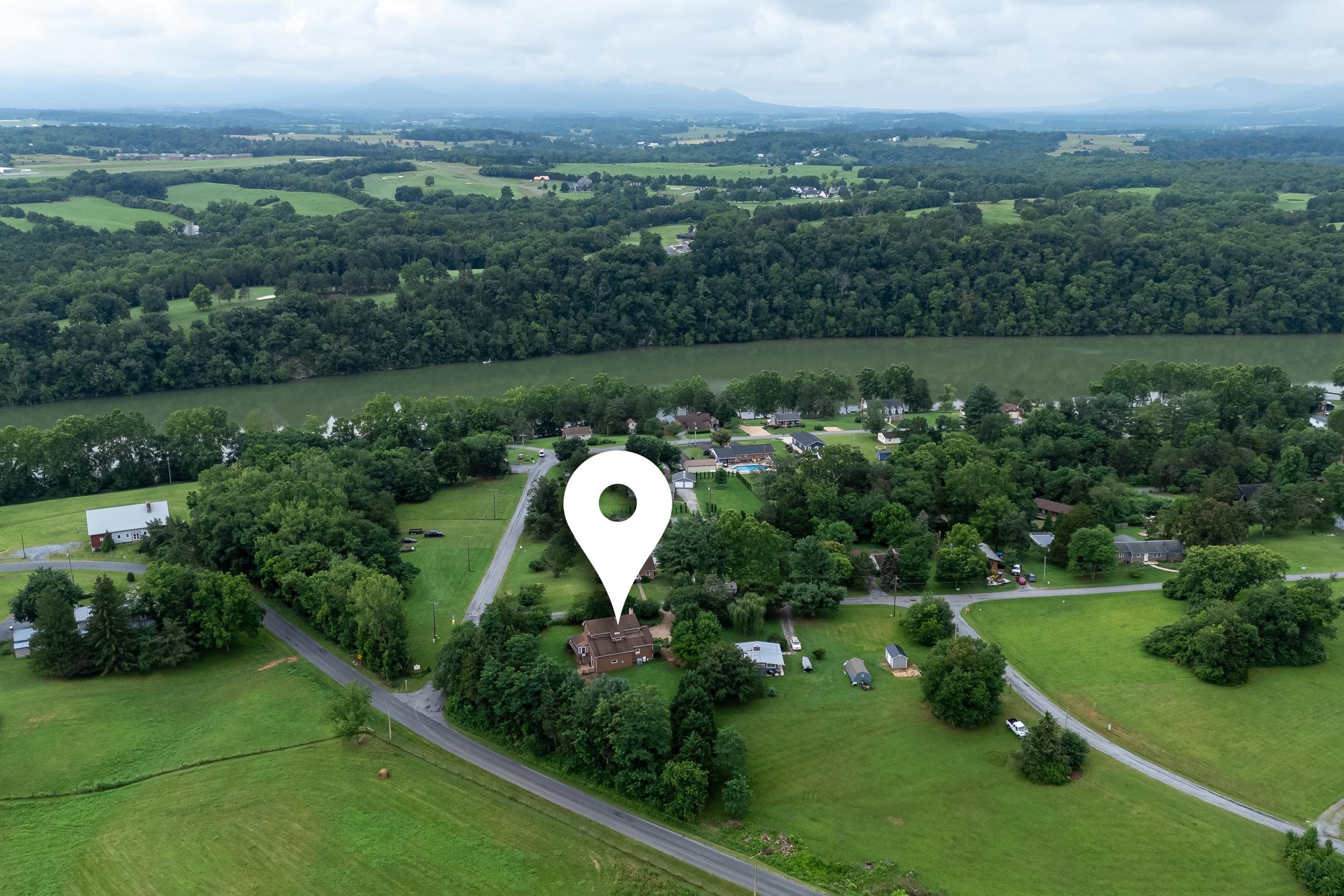 120 BIG OAK DR, LURAY, Virginia 22835, 4 Bedrooms Bedrooms, ,2 BathroomsBathrooms,Residential,120 BIG OAK DR,666901 MLS # 666901