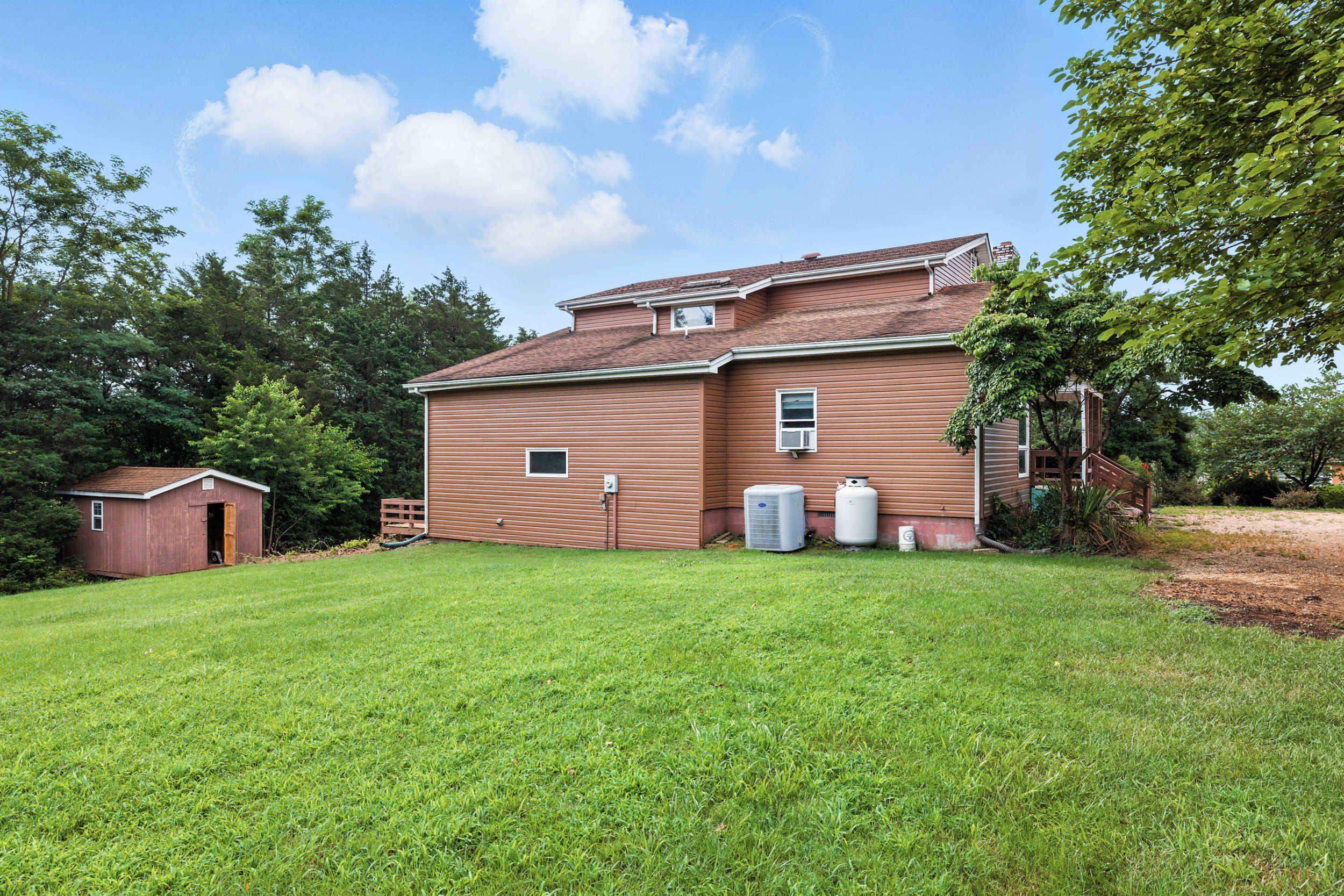 120 BIG OAK DR, LURAY, Virginia 22835, 4 Bedrooms Bedrooms, ,2 BathroomsBathrooms,Residential,120 BIG OAK DR,666901 MLS # 666901