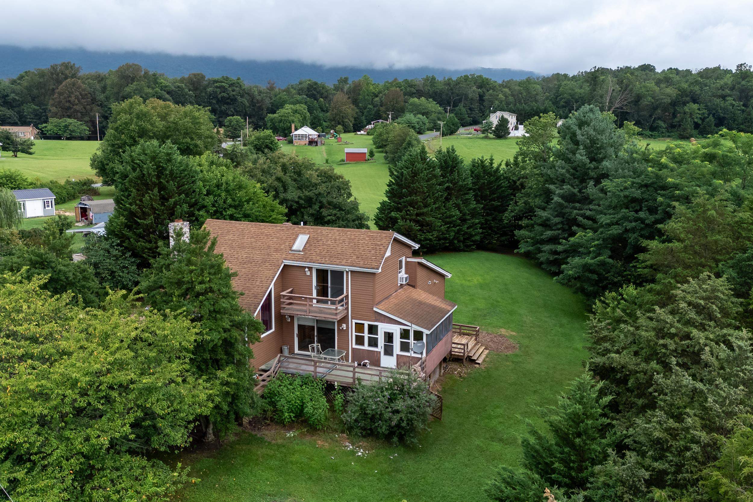 120 BIG OAK DR, LURAY, Virginia 22835, 4 Bedrooms Bedrooms, ,2 BathroomsBathrooms,Residential,120 BIG OAK DR,666901 MLS # 666901