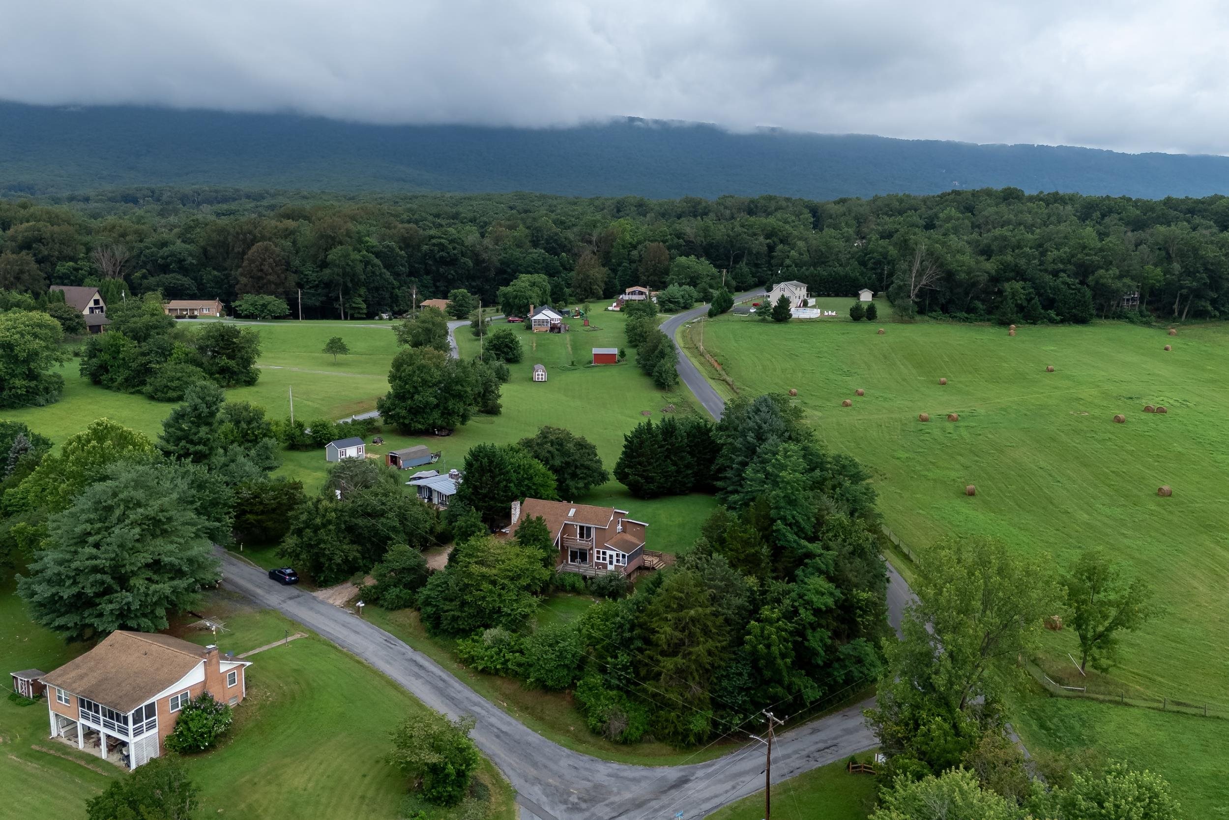 120 BIG OAK DR, LURAY, Virginia 22835, 4 Bedrooms Bedrooms, ,2 BathroomsBathrooms,Residential,120 BIG OAK DR,666901 MLS # 666901