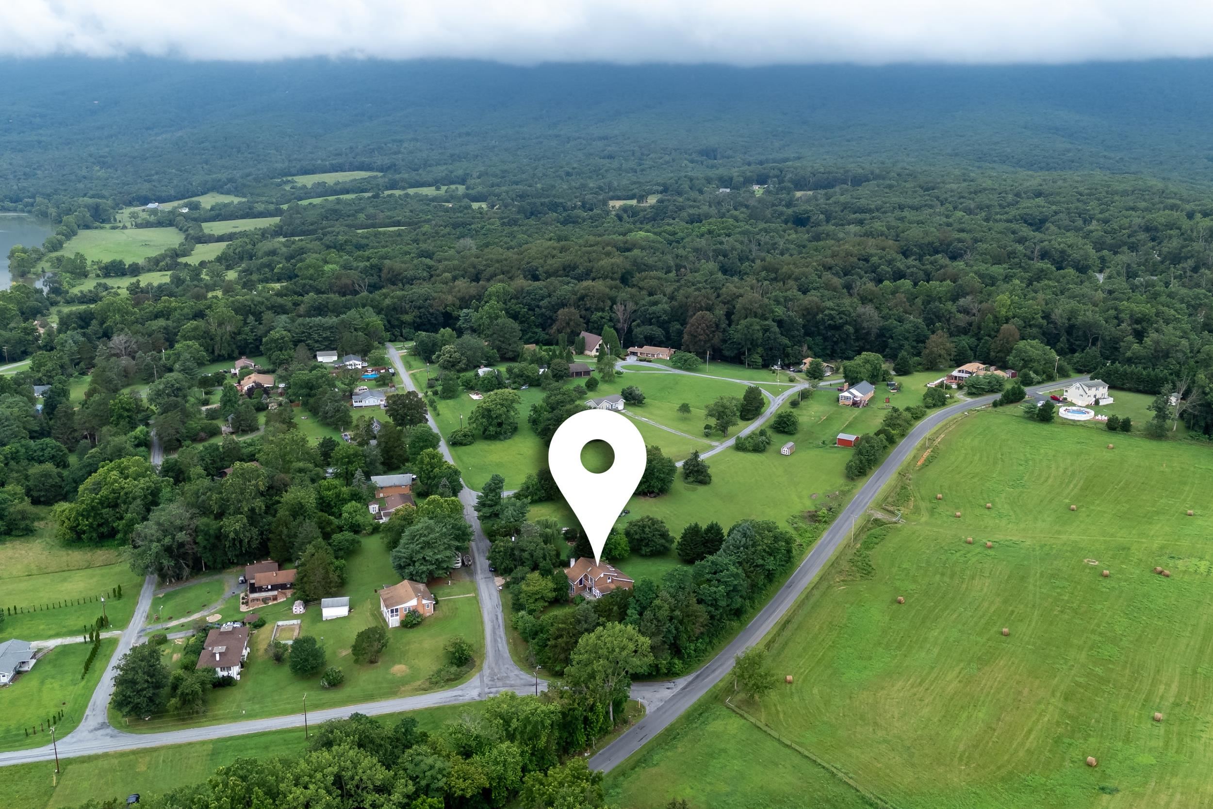120 BIG OAK DR, LURAY, Virginia 22835, 4 Bedrooms Bedrooms, ,2 BathroomsBathrooms,Residential,120 BIG OAK DR,666901 MLS # 666901