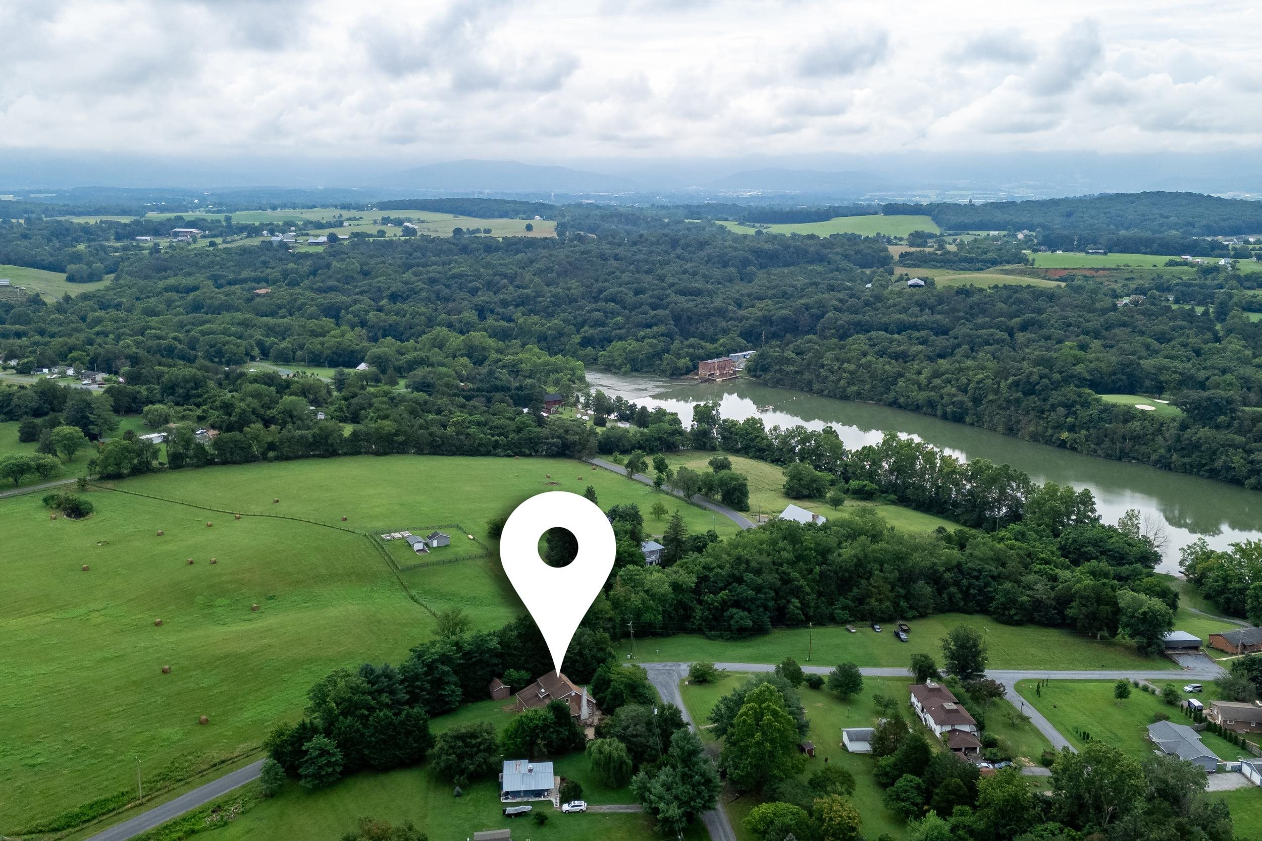 120 BIG OAK DR, LURAY, Virginia 22835, 4 Bedrooms Bedrooms, ,2 BathroomsBathrooms,Residential,120 BIG OAK DR,666901 MLS # 666901