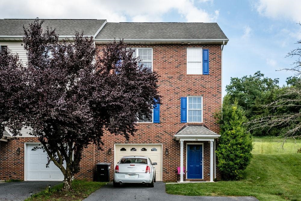 551 POINTE DR, HARRISONBURG, Virginia 22801, 3 Bedrooms Bedrooms, ,2 BathroomsBathrooms,Residential,551 POINTE DR,666906 MLS # 666906