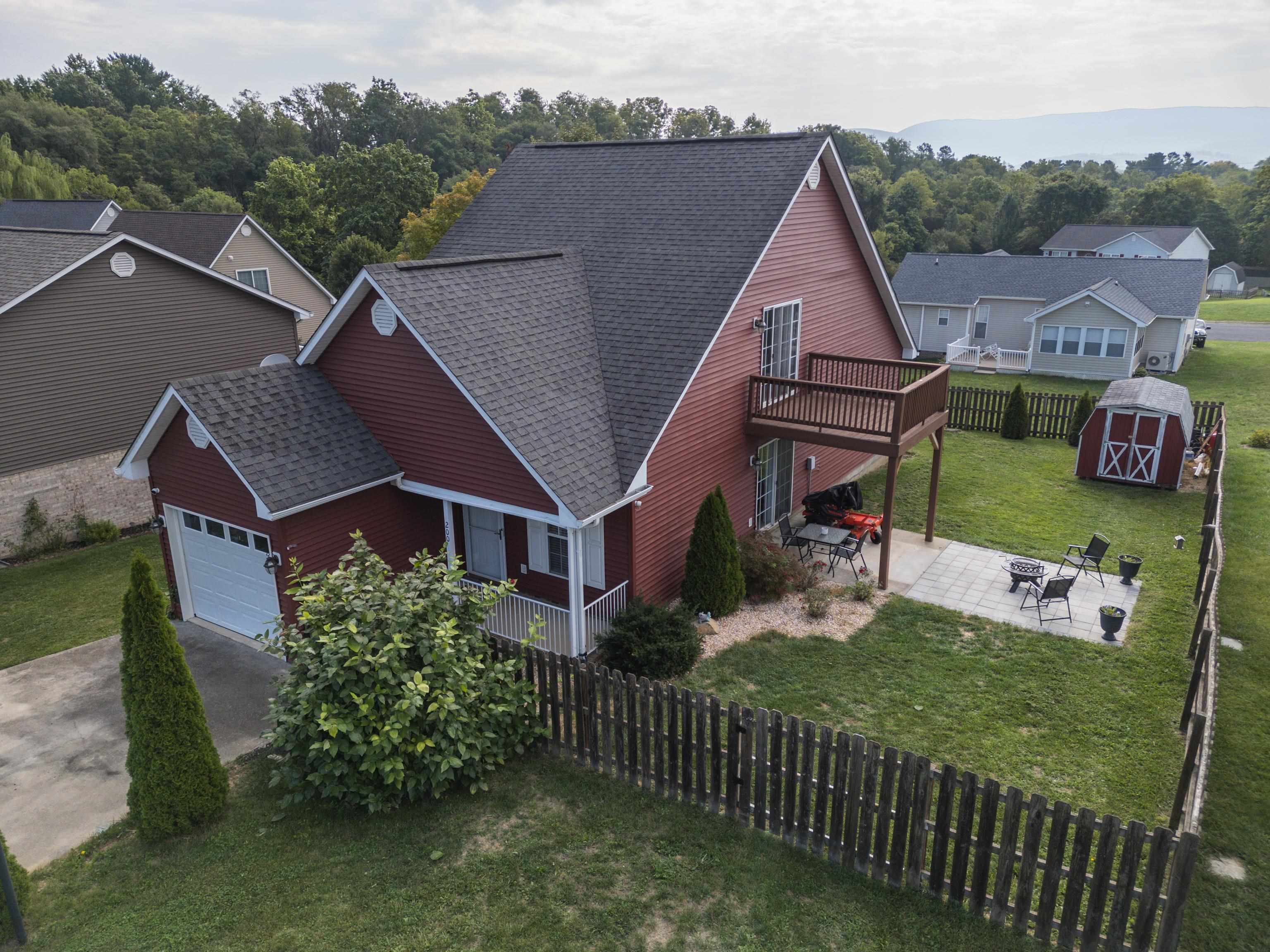 200 KINGSPORT RD, WAYNESBORO, Virginia 22980, 3 Bedrooms Bedrooms, ,2 BathroomsBathrooms,Residential,200 KINGSPORT RD,666907 MLS # 666907
