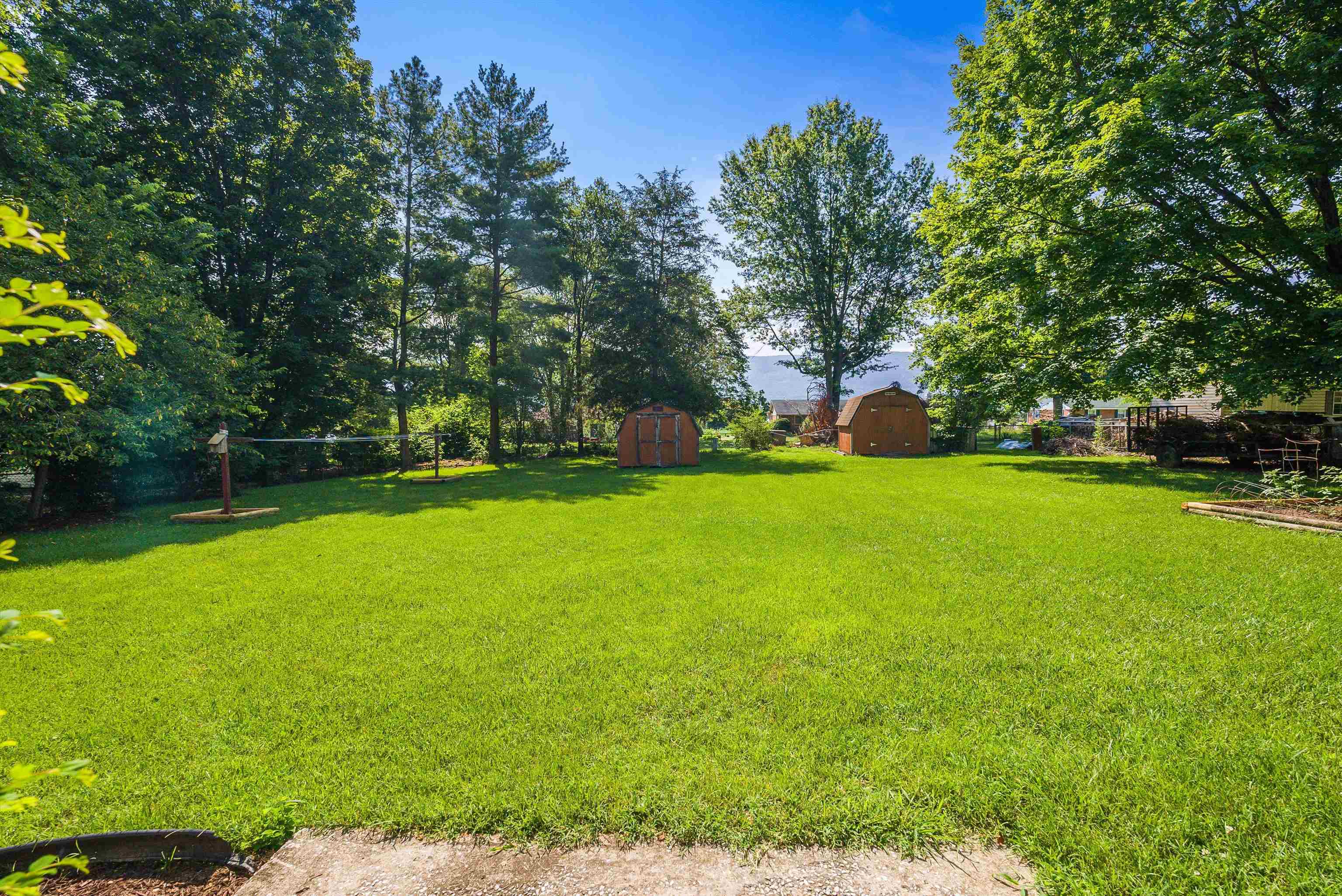 9936 PLEASANT VIEW DR, NEW MARKET, Virginia 22844, 4 Bedrooms Bedrooms, ,3 BathroomsBathrooms,Residential,9936 PLEASANT VIEW DR,666908 MLS # 666908