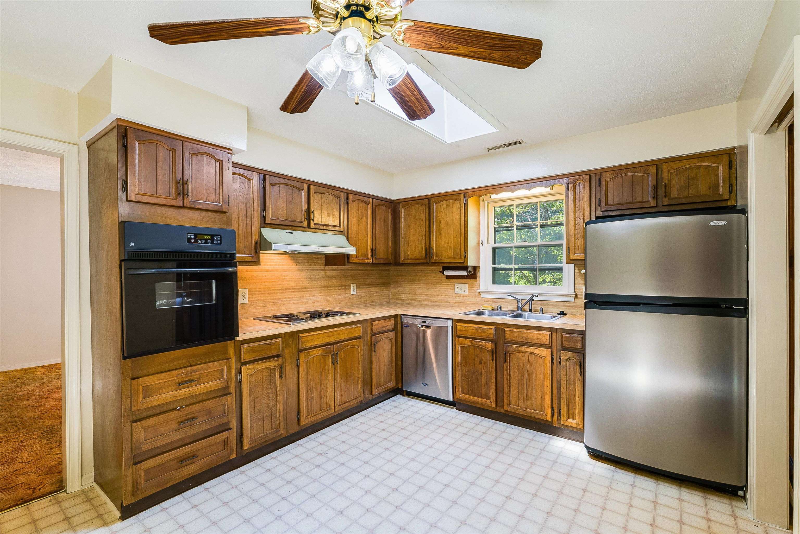 9936 PLEASANT VIEW DR, NEW MARKET, Virginia 22844, 4 Bedrooms Bedrooms, ,3 BathroomsBathrooms,Residential,9936 PLEASANT VIEW DR,666908 MLS # 666908