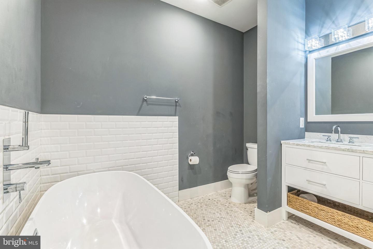 2200 3RD ST NE #1, WASHINGTON, District Of Columbia 20001, 3 Bedrooms Bedrooms, ,2 BathroomsBathrooms,Residential,For sale,2200 3RD ST NE #1,DCDC2206748 MLS # DCDC2206748
