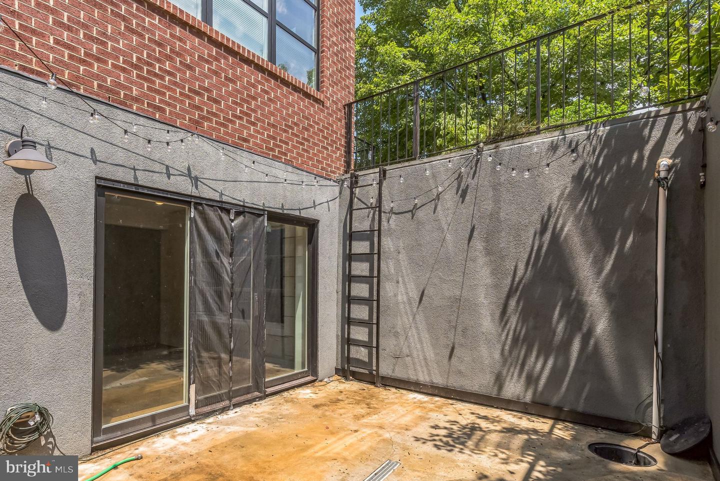 2200 3RD ST NE #1, WASHINGTON, District Of Columbia 20001, 3 Bedrooms Bedrooms, ,2 BathroomsBathrooms,Residential,For sale,2200 3RD ST NE #1,DCDC2206748 MLS # DCDC2206748