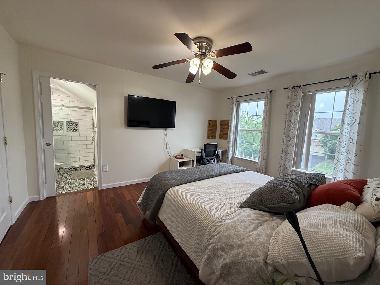 4308 WALSH WAY, WOODBRIDGE, Virginia 22193, 4 Bedrooms Bedrooms, ,4 BathroomsBathrooms,Residential,For sale,4308 WALSH WAY,VAPW2098076 MLS # VAPW2098076
