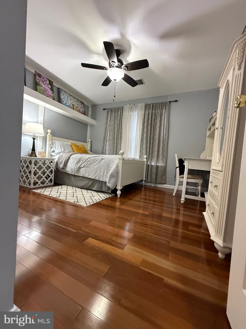 4308 WALSH WAY, WOODBRIDGE, Virginia 22193, 4 Bedrooms Bedrooms, ,4 BathroomsBathrooms,Residential,For sale,4308 WALSH WAY,VAPW2098076 MLS # VAPW2098076