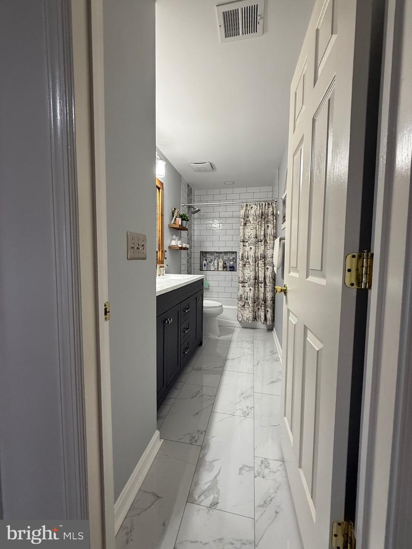 4308 WALSH WAY, WOODBRIDGE, Virginia 22193, 4 Bedrooms Bedrooms, ,4 BathroomsBathrooms,Residential,For sale,4308 WALSH WAY,VAPW2098076 MLS # VAPW2098076