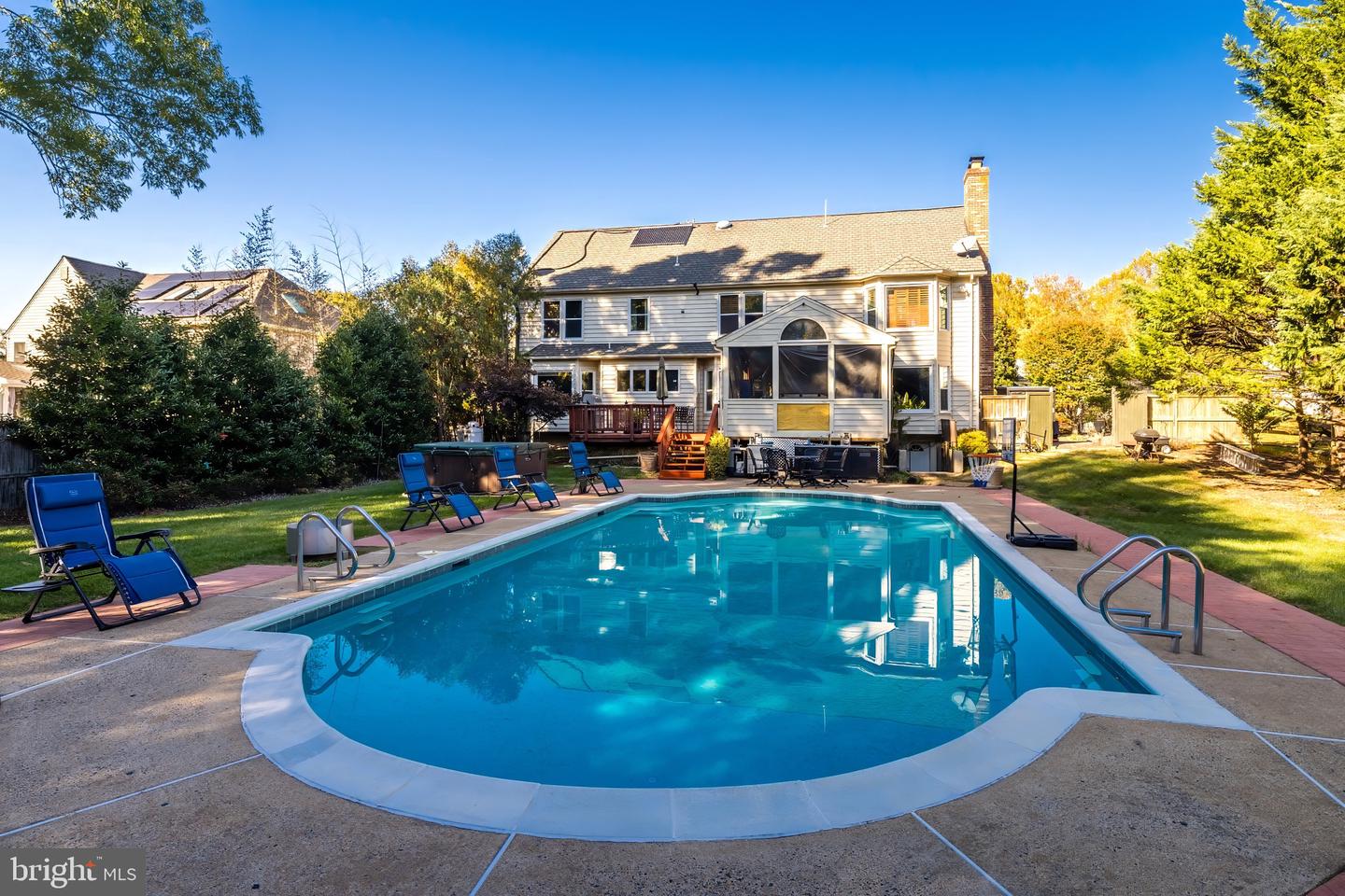 11681 GILMAN LN, HERNDON, Virginia 20170, 4 Bedrooms Bedrooms, ,4 BathroomsBathrooms,Residential,For sale,11681 GILMAN LN,VAFX2252292 MLS # VAFX2252292
