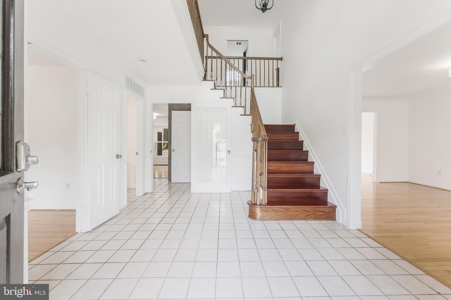 11681 GILMAN LN, HERNDON, Virginia 20170, 4 Bedrooms Bedrooms, ,4 BathroomsBathrooms,Residential,For sale,11681 GILMAN LN,VAFX2252292 MLS # VAFX2252292