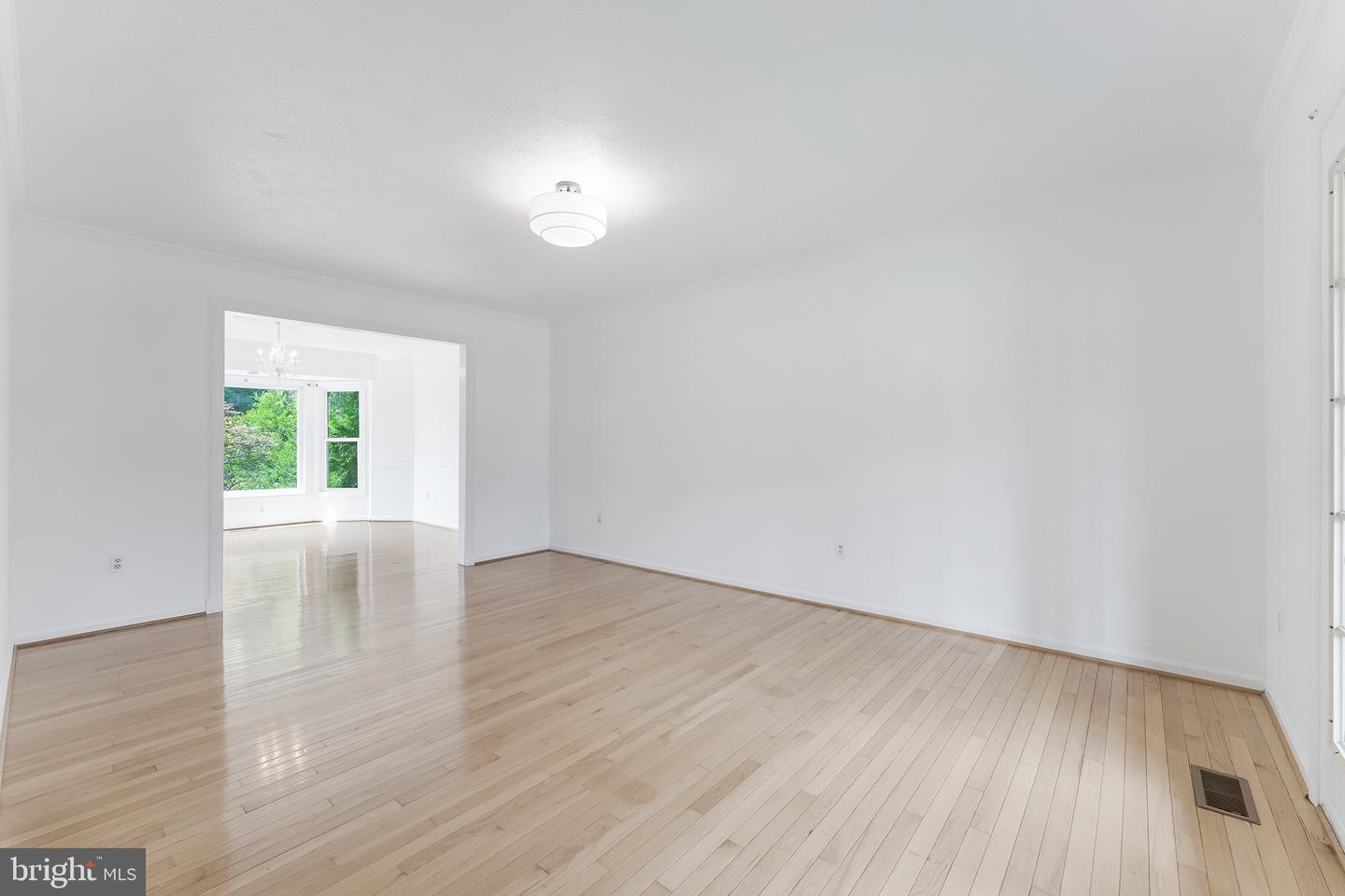 11681 GILMAN LN, HERNDON, Virginia 20170, 4 Bedrooms Bedrooms, ,4 BathroomsBathrooms,Residential,For sale,11681 GILMAN LN,VAFX2252292 MLS # VAFX2252292