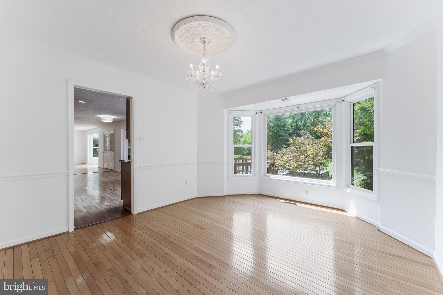 11681 GILMAN LN, HERNDON, Virginia 20170, 4 Bedrooms Bedrooms, ,4 BathroomsBathrooms,Residential,For sale,11681 GILMAN LN,VAFX2252292 MLS # VAFX2252292