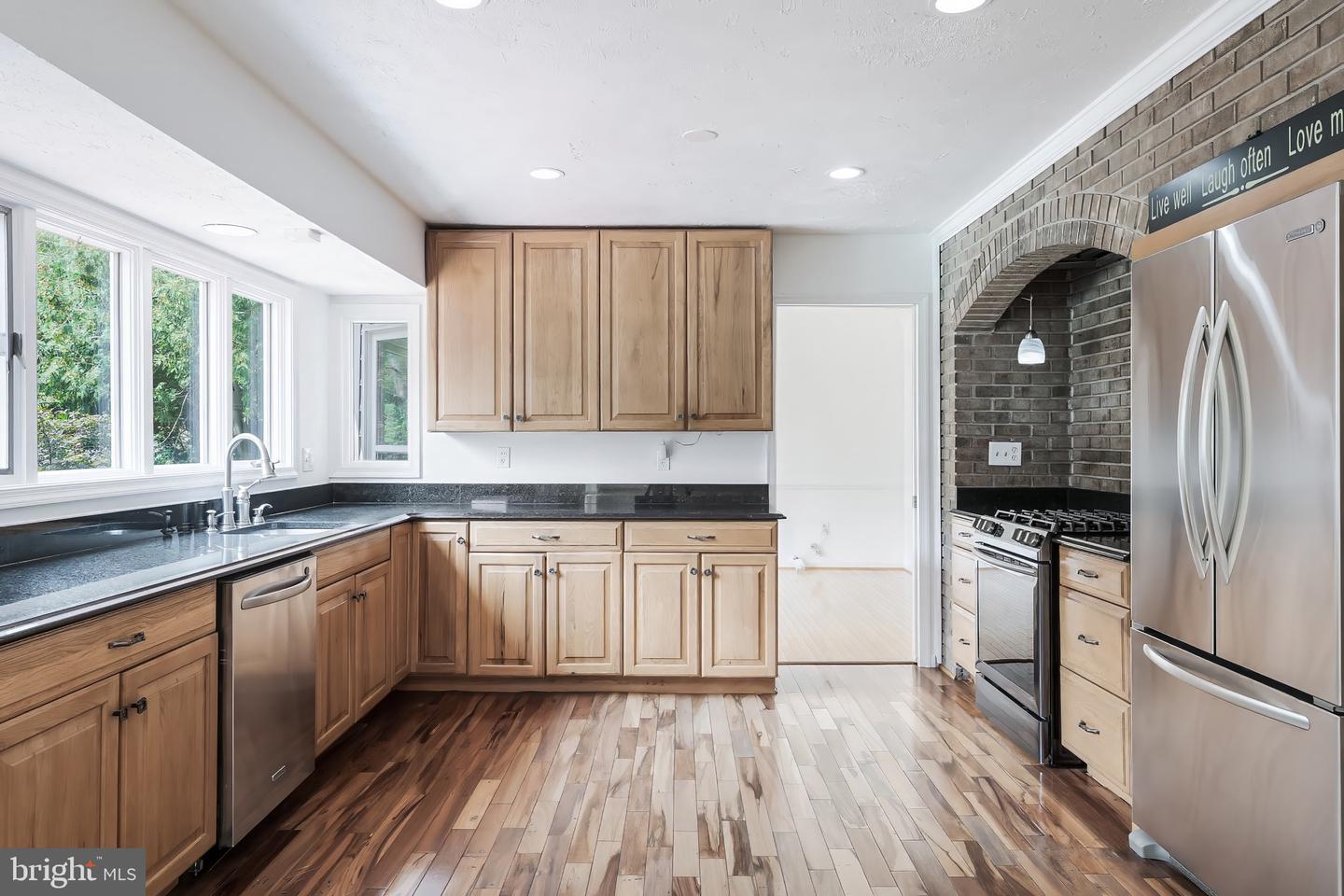 11681 GILMAN LN, HERNDON, Virginia 20170, 4 Bedrooms Bedrooms, ,4 BathroomsBathrooms,Residential,For sale,11681 GILMAN LN,VAFX2252292 MLS # VAFX2252292