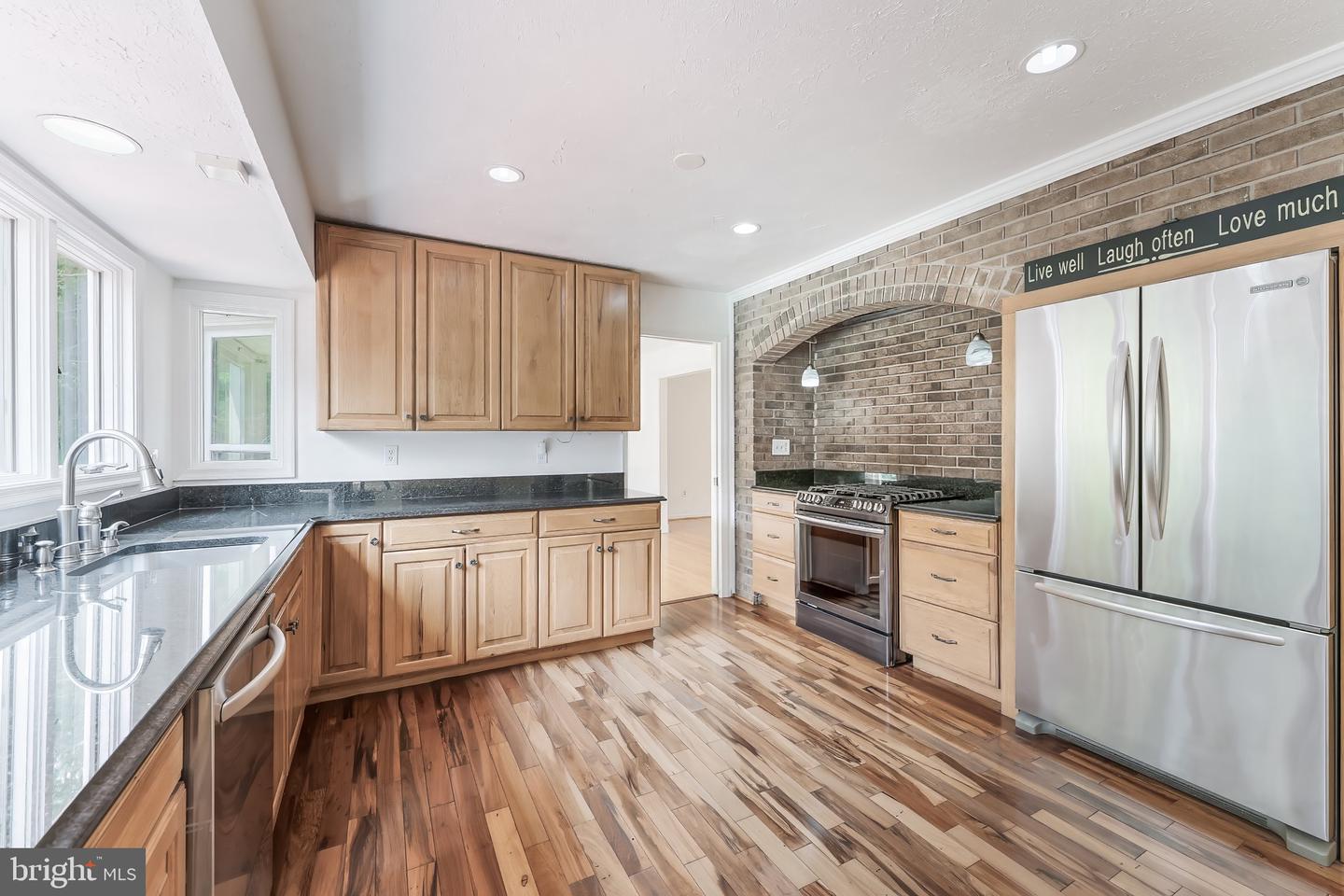 11681 GILMAN LN, HERNDON, Virginia 20170, 4 Bedrooms Bedrooms, ,4 BathroomsBathrooms,Residential,For sale,11681 GILMAN LN,VAFX2252292 MLS # VAFX2252292