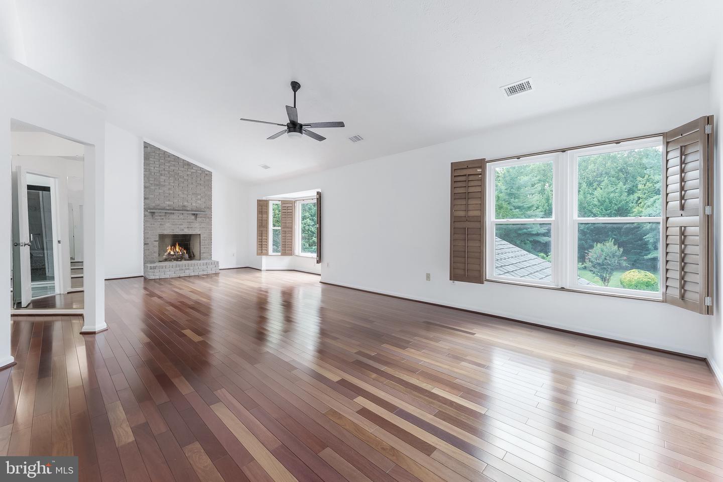 11681 GILMAN LN, HERNDON, Virginia 20170, 4 Bedrooms Bedrooms, ,4 BathroomsBathrooms,Residential,For sale,11681 GILMAN LN,VAFX2252292 MLS # VAFX2252292