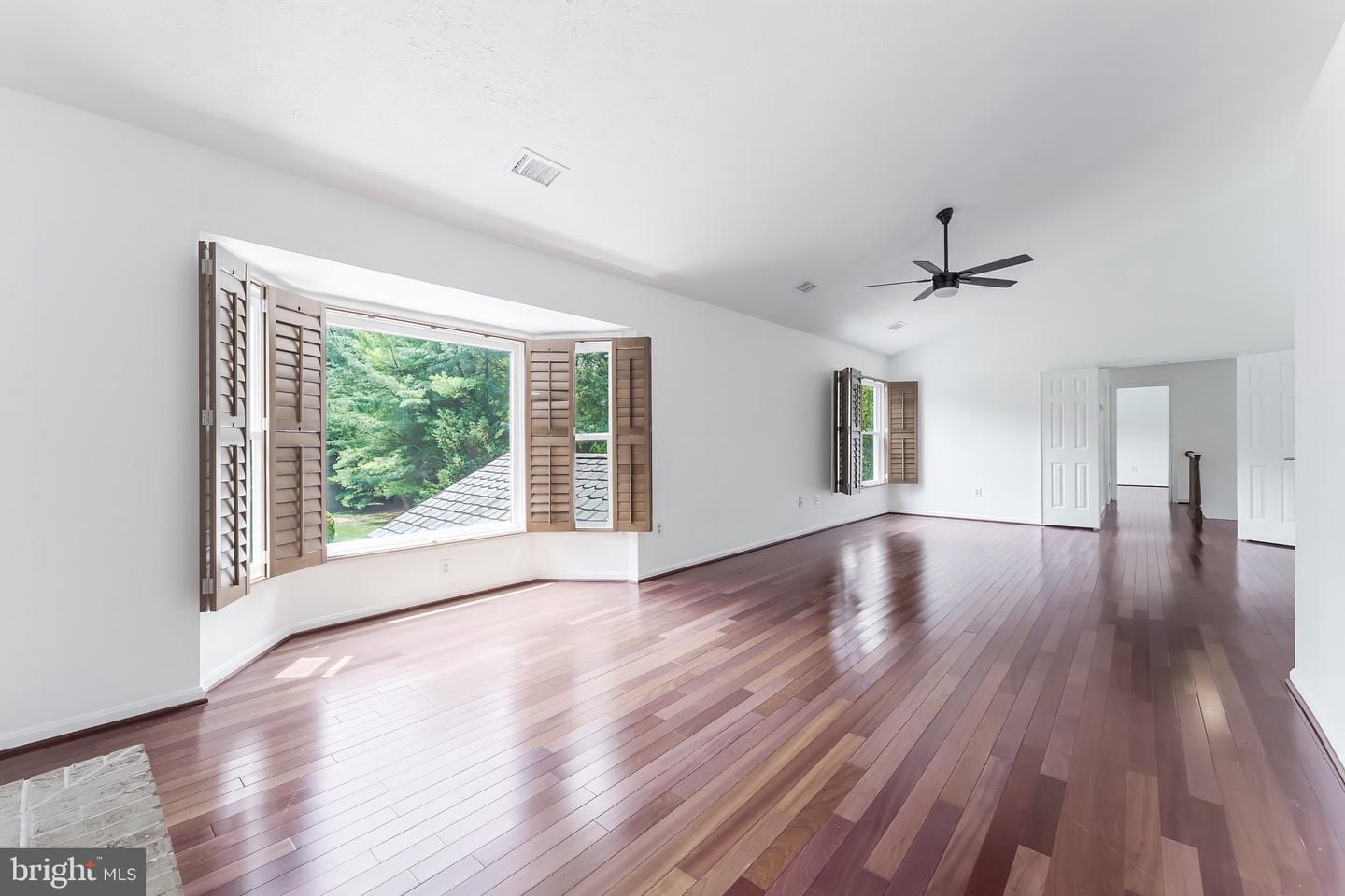 11681 GILMAN LN, HERNDON, Virginia 20170, 4 Bedrooms Bedrooms, ,4 BathroomsBathrooms,Residential,For sale,11681 GILMAN LN,VAFX2252292 MLS # VAFX2252292
