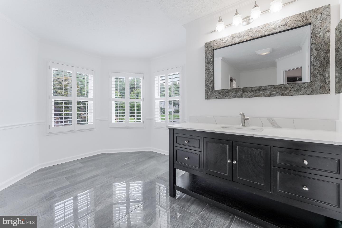11681 GILMAN LN, HERNDON, Virginia 20170, 4 Bedrooms Bedrooms, ,4 BathroomsBathrooms,Residential,For sale,11681 GILMAN LN,VAFX2252292 MLS # VAFX2252292