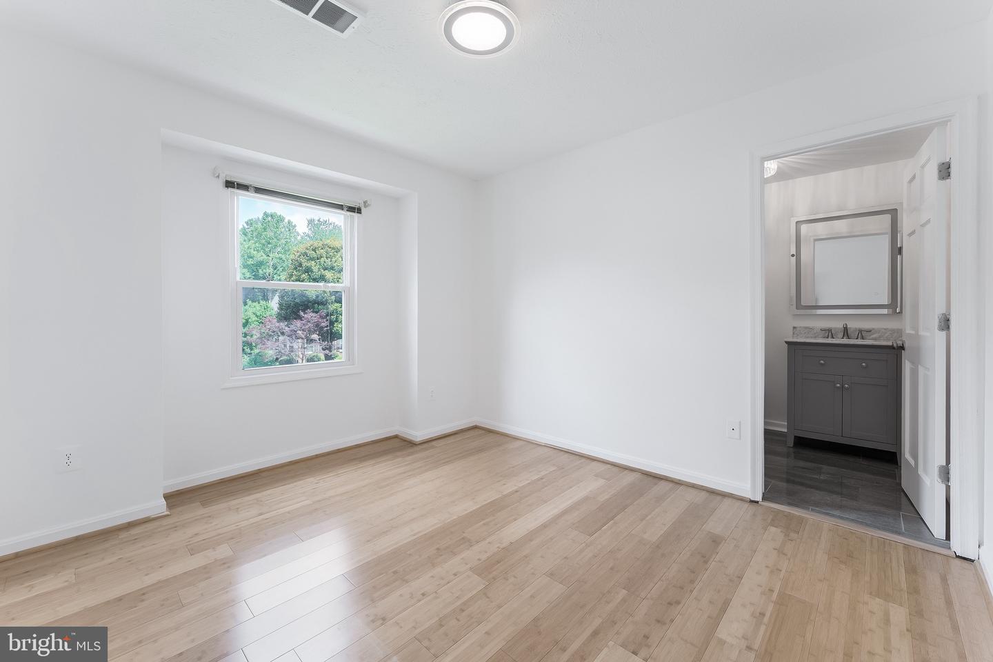 11681 GILMAN LN, HERNDON, Virginia 20170, 4 Bedrooms Bedrooms, ,4 BathroomsBathrooms,Residential,For sale,11681 GILMAN LN,VAFX2252292 MLS # VAFX2252292