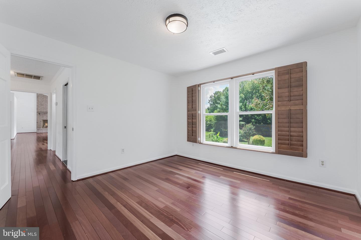 11681 GILMAN LN, HERNDON, Virginia 20170, 4 Bedrooms Bedrooms, ,4 BathroomsBathrooms,Residential,For sale,11681 GILMAN LN,VAFX2252292 MLS # VAFX2252292