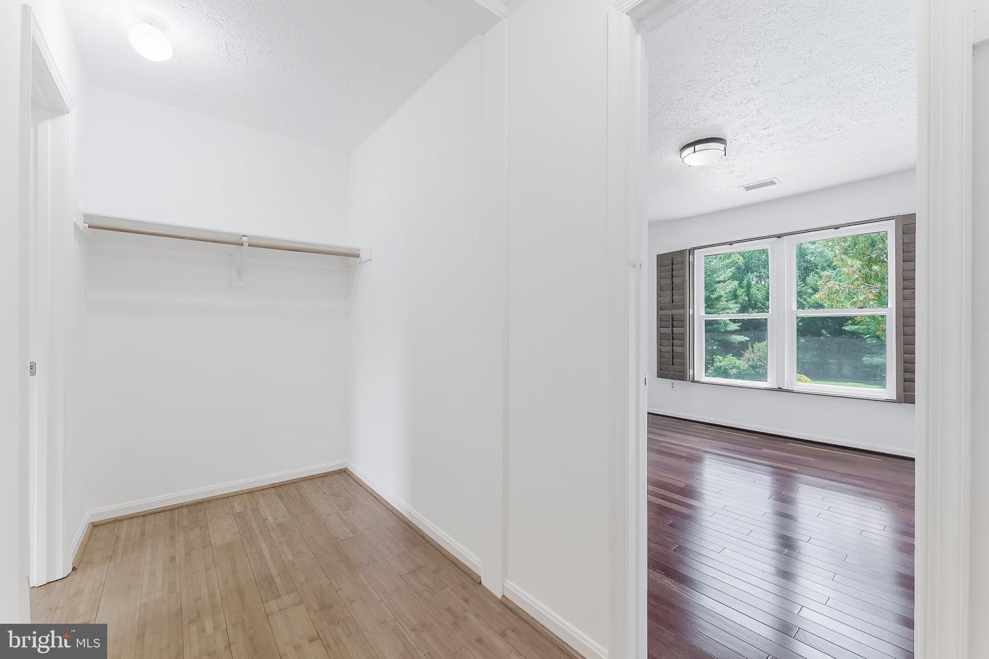 11681 GILMAN LN, HERNDON, Virginia 20170, 4 Bedrooms Bedrooms, ,4 BathroomsBathrooms,Residential,For sale,11681 GILMAN LN,VAFX2252292 MLS # VAFX2252292