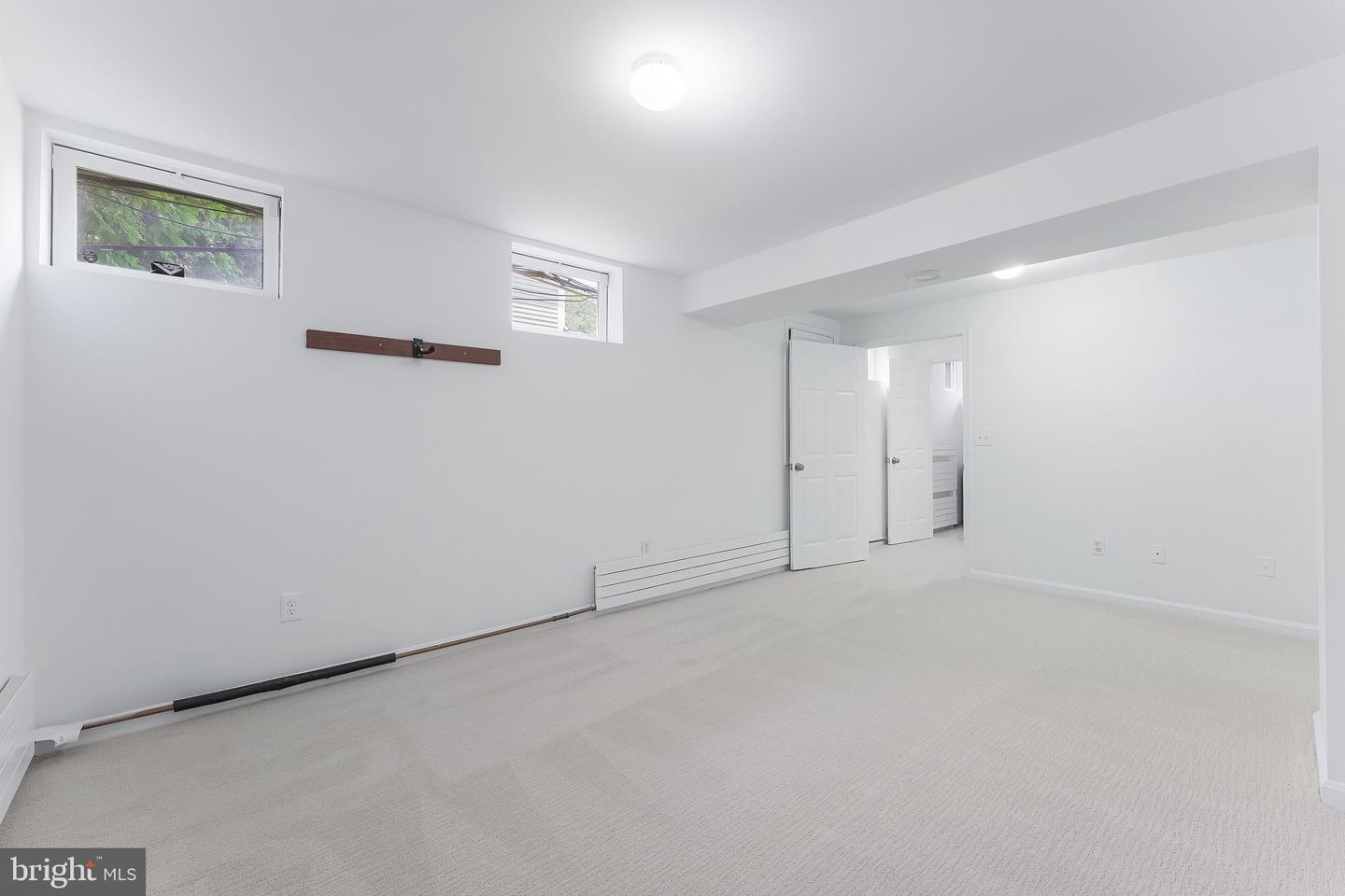 11681 GILMAN LN, HERNDON, Virginia 20170, 4 Bedrooms Bedrooms, ,4 BathroomsBathrooms,Residential,For sale,11681 GILMAN LN,VAFX2252292 MLS # VAFX2252292