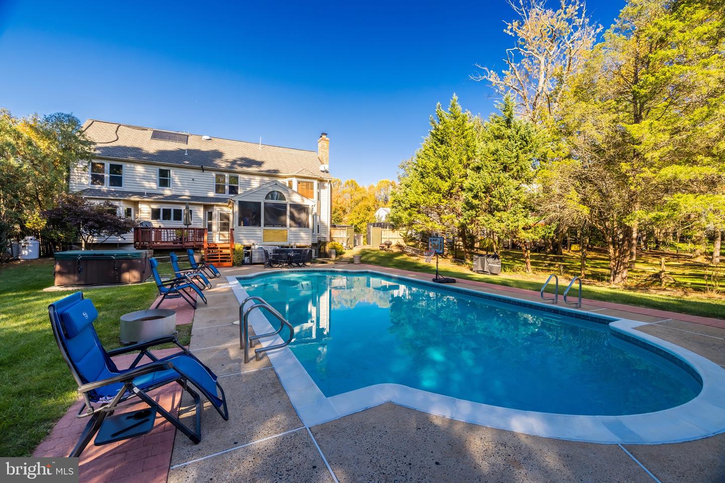 11681 GILMAN LN, HERNDON, Virginia 20170, 4 Bedrooms Bedrooms, ,4 BathroomsBathrooms,Residential,For sale,11681 GILMAN LN,VAFX2252292 MLS # VAFX2252292