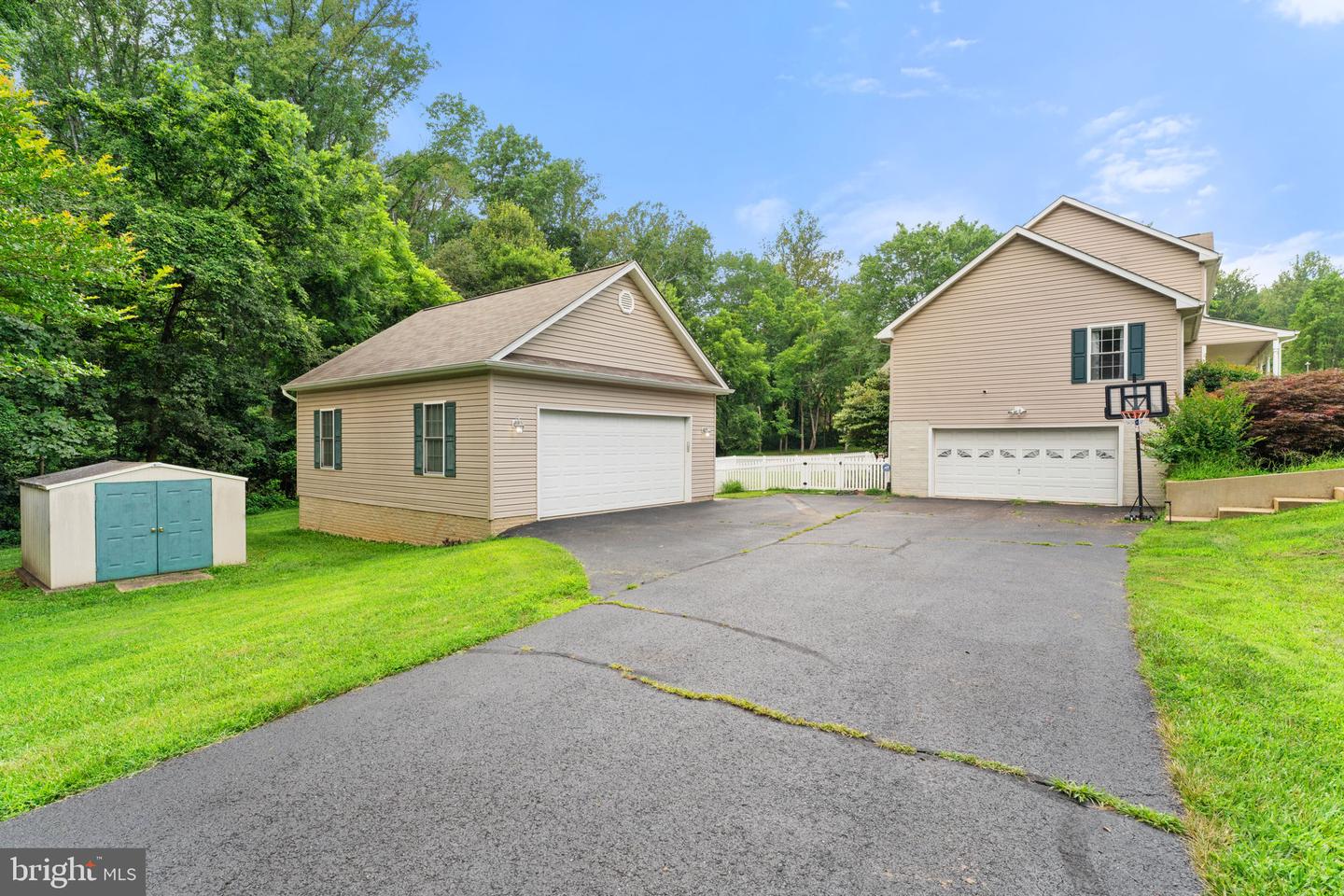 13442 MONTAVISTA LN, CULPEPER, Virginia 22701, 4 Bedrooms Bedrooms, ,3 BathroomsBathrooms,Residential,For sale,13442 MONTAVISTA LN,VACU2010908 MLS # VACU2010908