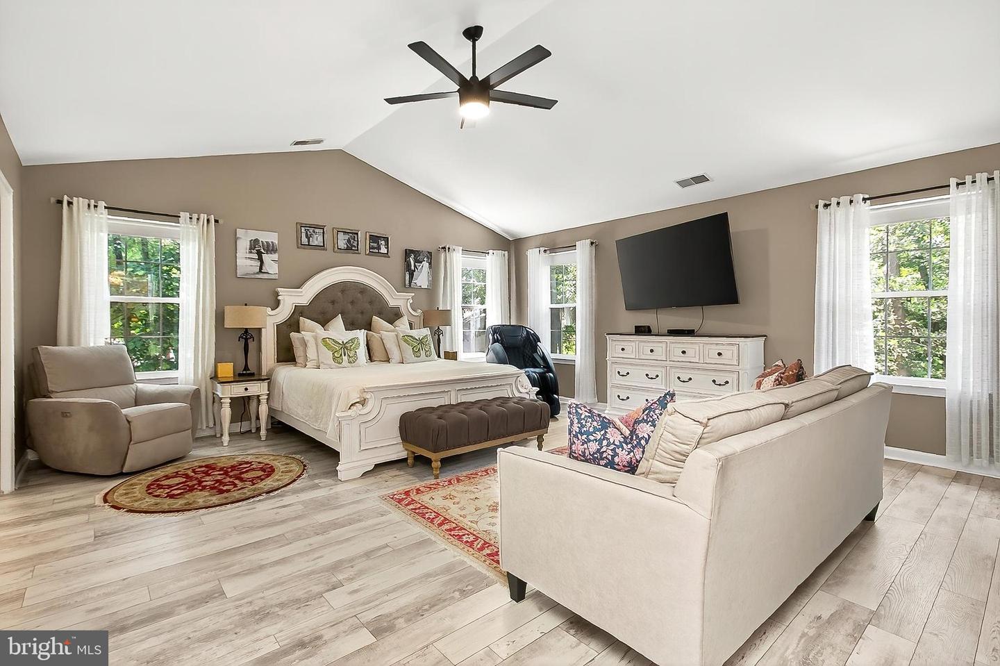 45400 PERSIMMON LN, STERLING, Virginia 20165, 4 Bedrooms Bedrooms, ,3 BathroomsBathrooms,Residential,For sale,45400 PERSIMMON LN,VALO2100800 MLS # VALO2100800