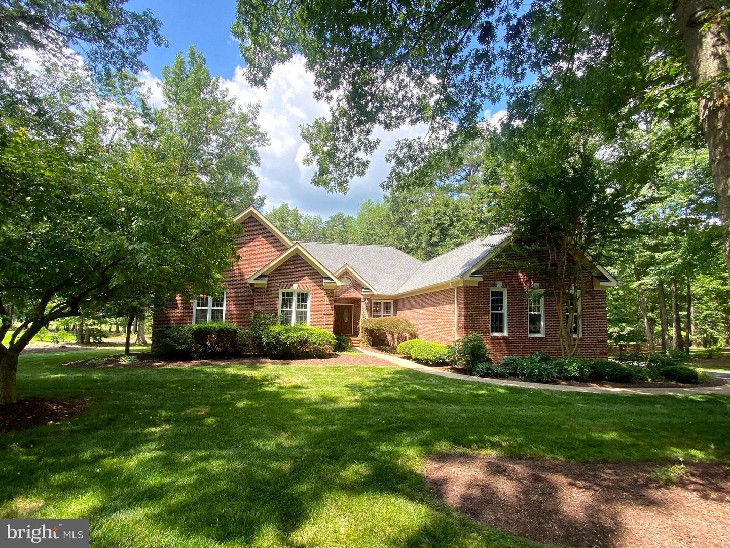 11606 STONEWALL JACKSON DR, SPOTSYLVANIA, Virginia 22551, 4 Bedrooms Bedrooms, ,2 BathroomsBathrooms,Residential,For sale,11606 STONEWALL JACKSON DR,VASP2034316 MLS # VASP2034316