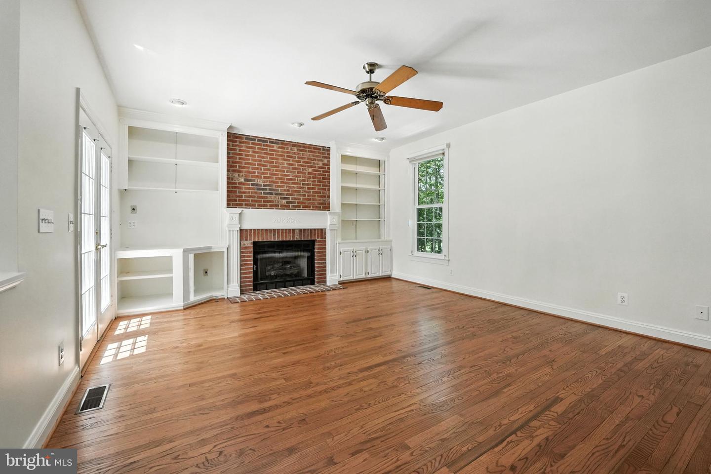 11606 STONEWALL JACKSON DR, SPOTSYLVANIA, Virginia 22551, 4 Bedrooms Bedrooms, ,2 BathroomsBathrooms,Residential,For sale,11606 STONEWALL JACKSON DR,VASP2034316 MLS # VASP2034316