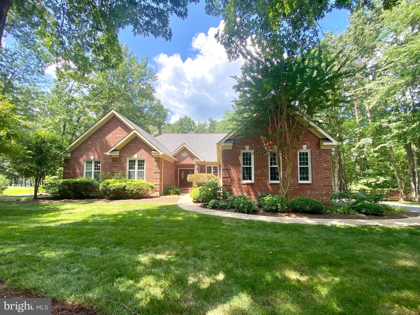 11606 STONEWALL JACKSON DR, SPOTSYLVANIA, Virginia 22551, 4 Bedrooms Bedrooms, ,2 BathroomsBathrooms,Residential,For sale,11606 STONEWALL JACKSON DR,VASP2034316 MLS # VASP2034316