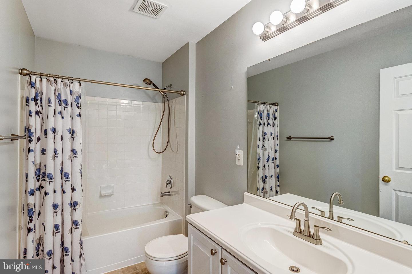 18009 DENSWORTH MEWS, GAINESVILLE, Virginia 20155, 4 Bedrooms Bedrooms, ,2 BathroomsBathrooms,Residential,For sale,18009 DENSWORTH MEWS,VAPW2098342 MLS # VAPW2098342