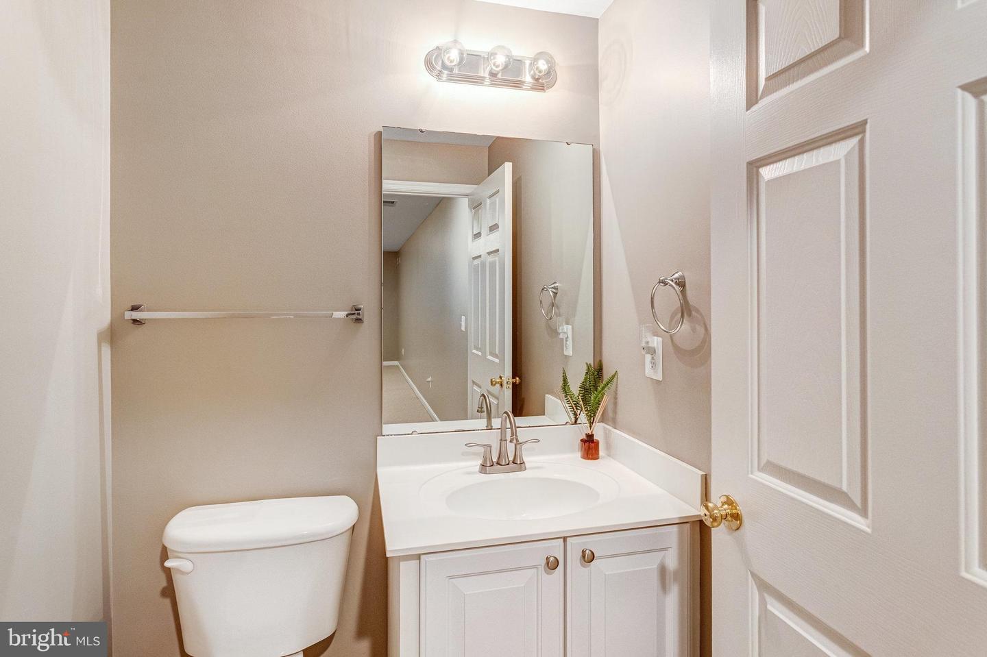 18009 DENSWORTH MEWS, GAINESVILLE, Virginia 20155, 4 Bedrooms Bedrooms, ,2 BathroomsBathrooms,Residential,For sale,18009 DENSWORTH MEWS,VAPW2098342 MLS # VAPW2098342