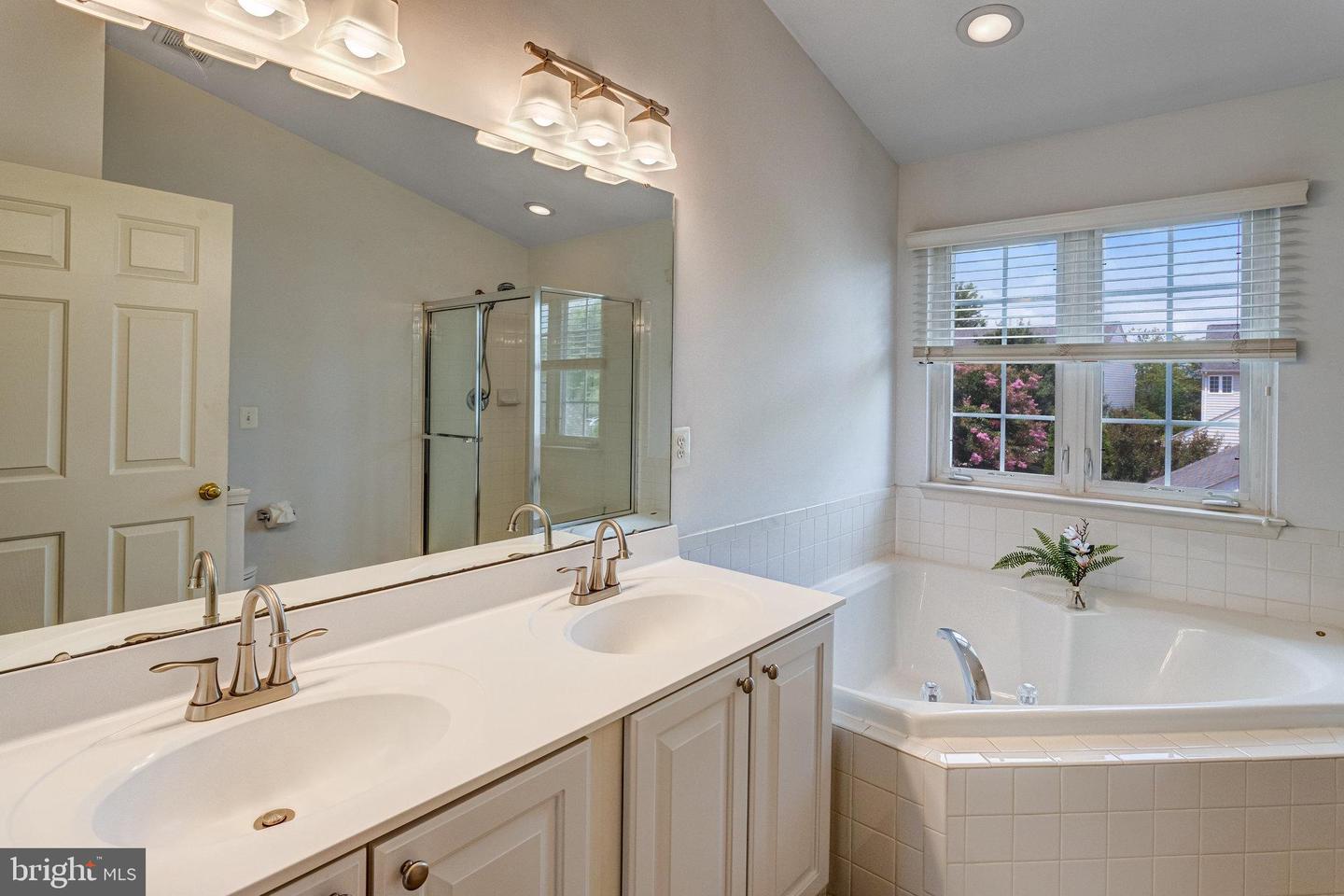 18009 DENSWORTH MEWS, GAINESVILLE, Virginia 20155, 4 Bedrooms Bedrooms, ,2 BathroomsBathrooms,Residential,For sale,18009 DENSWORTH MEWS,VAPW2098342 MLS # VAPW2098342