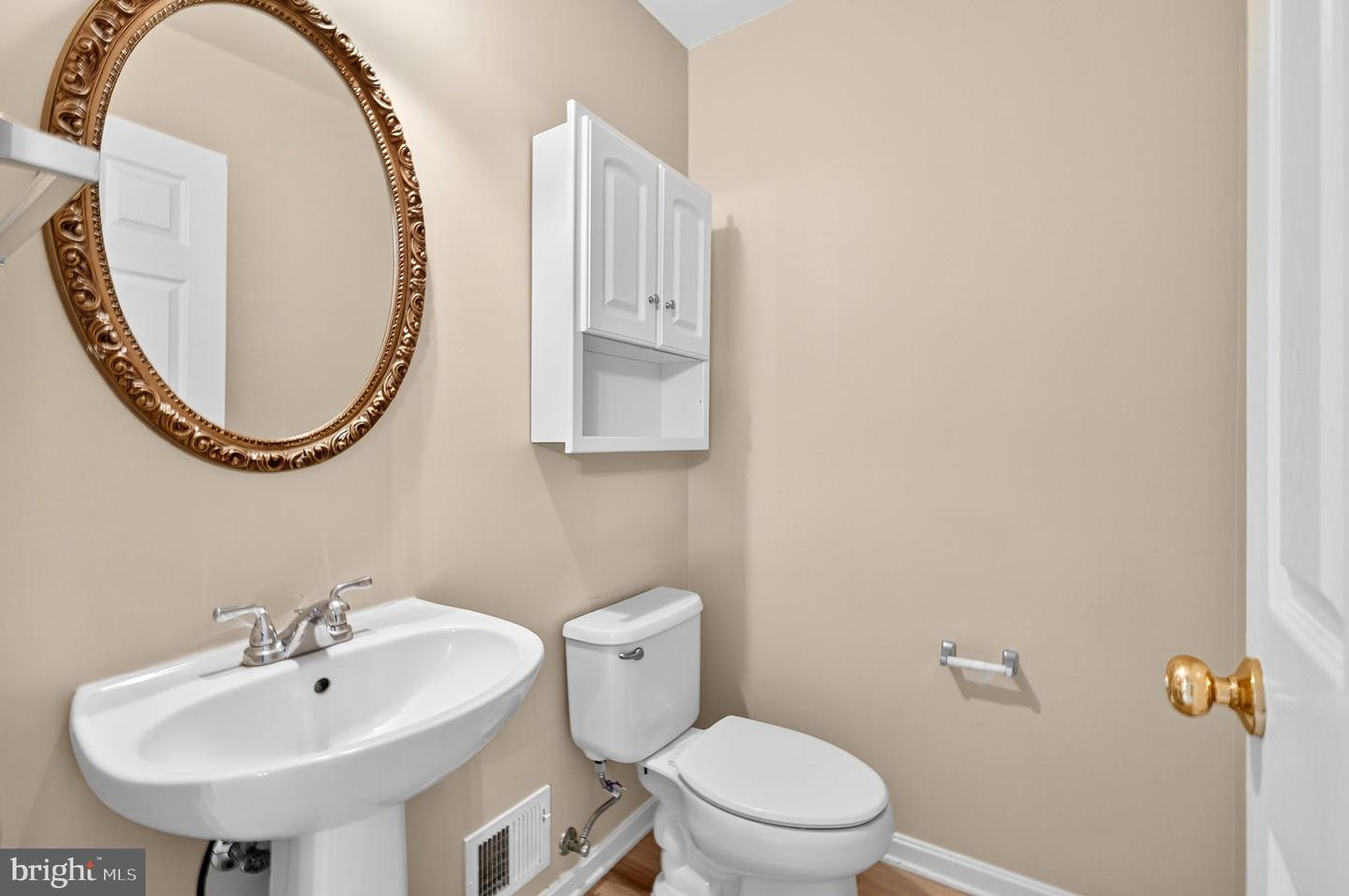 20696 SOUTHWIND TER, ASHBURN, Virginia 20147, 3 Bedrooms Bedrooms, ,2 BathroomsBathrooms,Residential,For sale,20696 SOUTHWIND TER,VALO2101068 MLS # VALO2101068