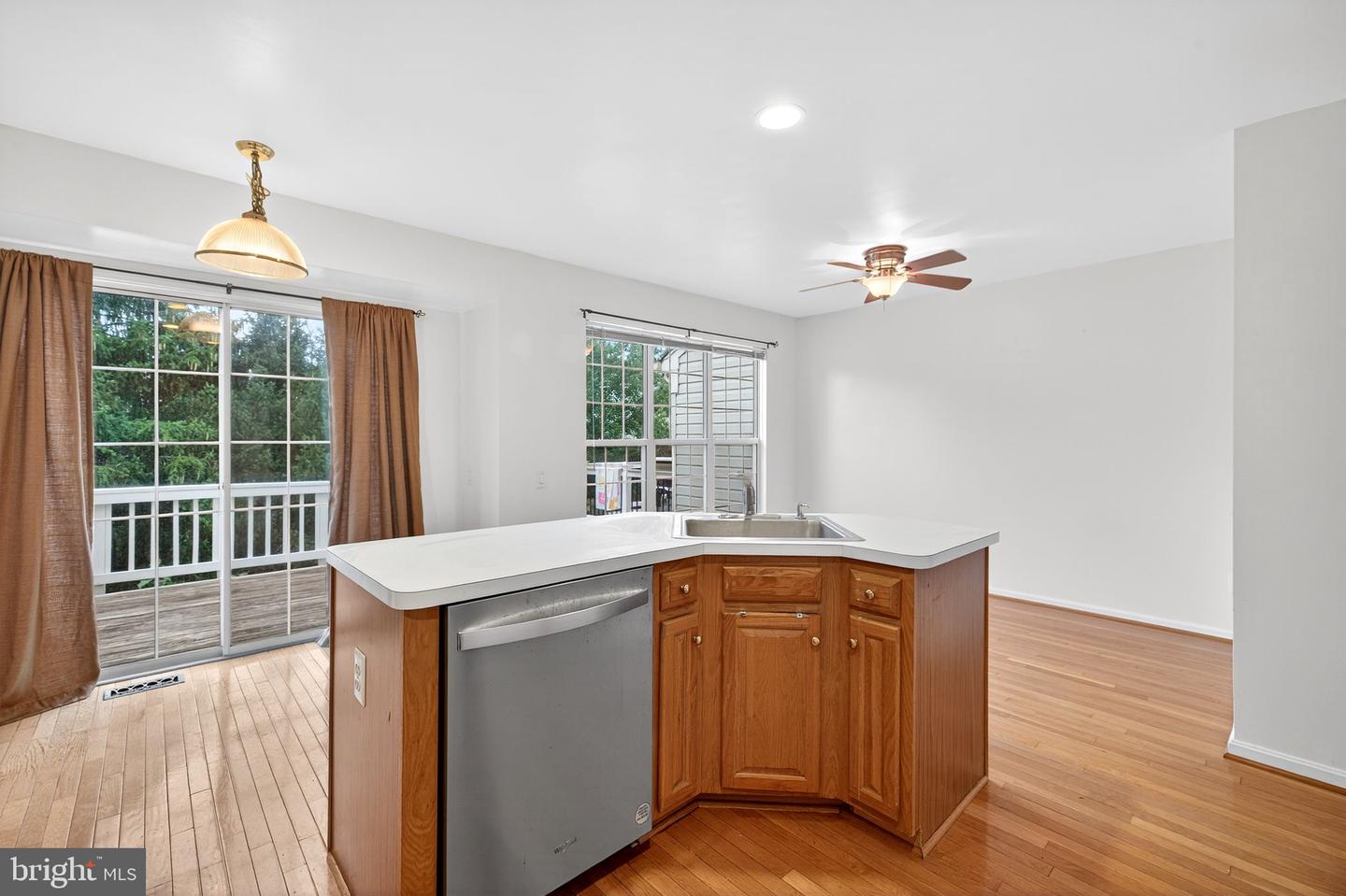 20696 SOUTHWIND TER, ASHBURN, Virginia 20147, 3 Bedrooms Bedrooms, ,2 BathroomsBathrooms,Residential,For sale,20696 SOUTHWIND TER,VALO2101068 MLS # VALO2101068