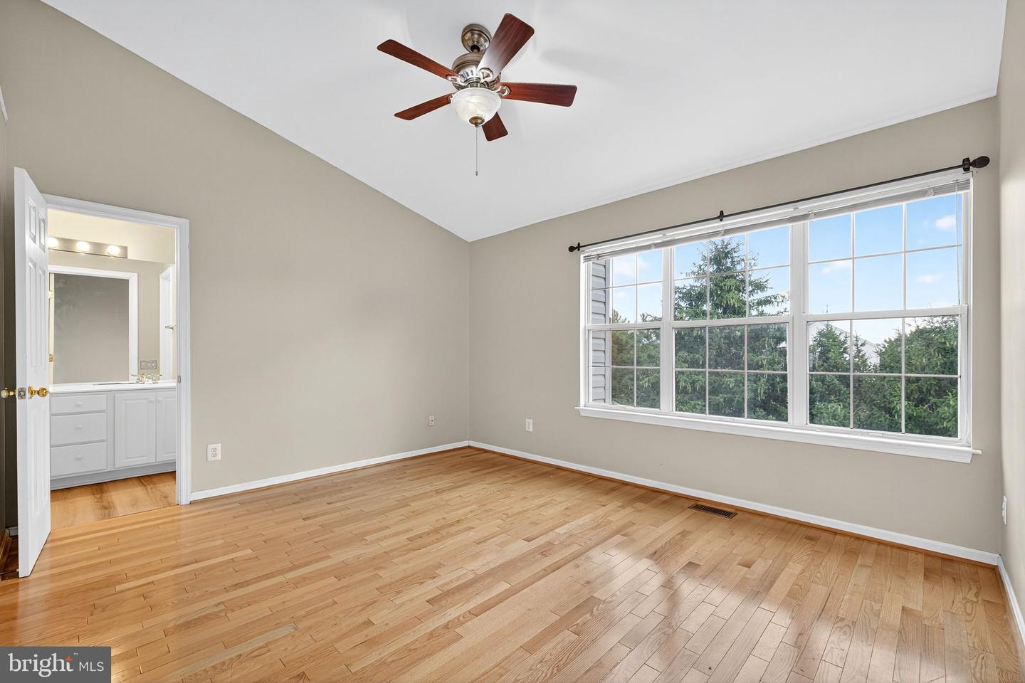 20696 SOUTHWIND TER, ASHBURN, Virginia 20147, 3 Bedrooms Bedrooms, ,2 BathroomsBathrooms,Residential,For sale,20696 SOUTHWIND TER,VALO2101068 MLS # VALO2101068