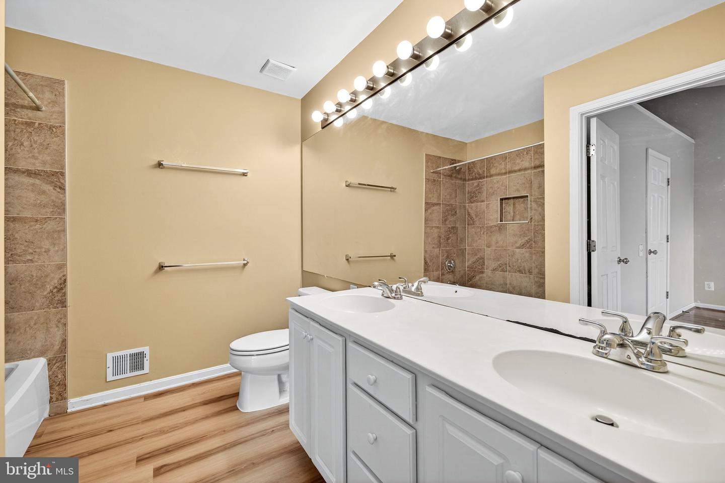 20696 SOUTHWIND TER, ASHBURN, Virginia 20147, 3 Bedrooms Bedrooms, ,2 BathroomsBathrooms,Residential,For sale,20696 SOUTHWIND TER,VALO2101068 MLS # VALO2101068