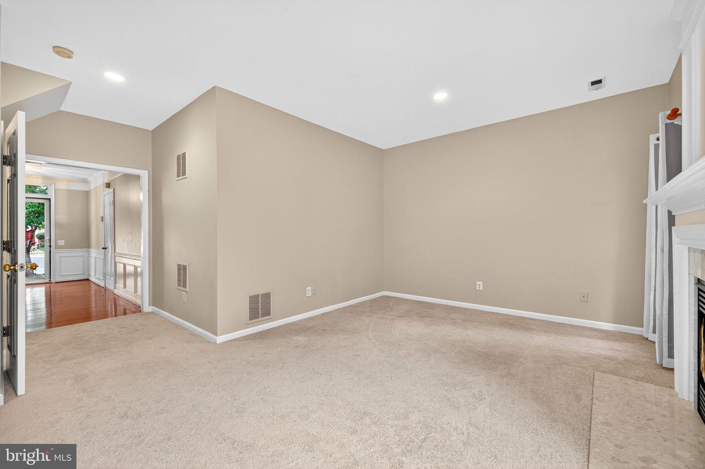 20696 SOUTHWIND TER, ASHBURN, Virginia 20147, 3 Bedrooms Bedrooms, ,2 BathroomsBathrooms,Residential,For sale,20696 SOUTHWIND TER,VALO2101068 MLS # VALO2101068