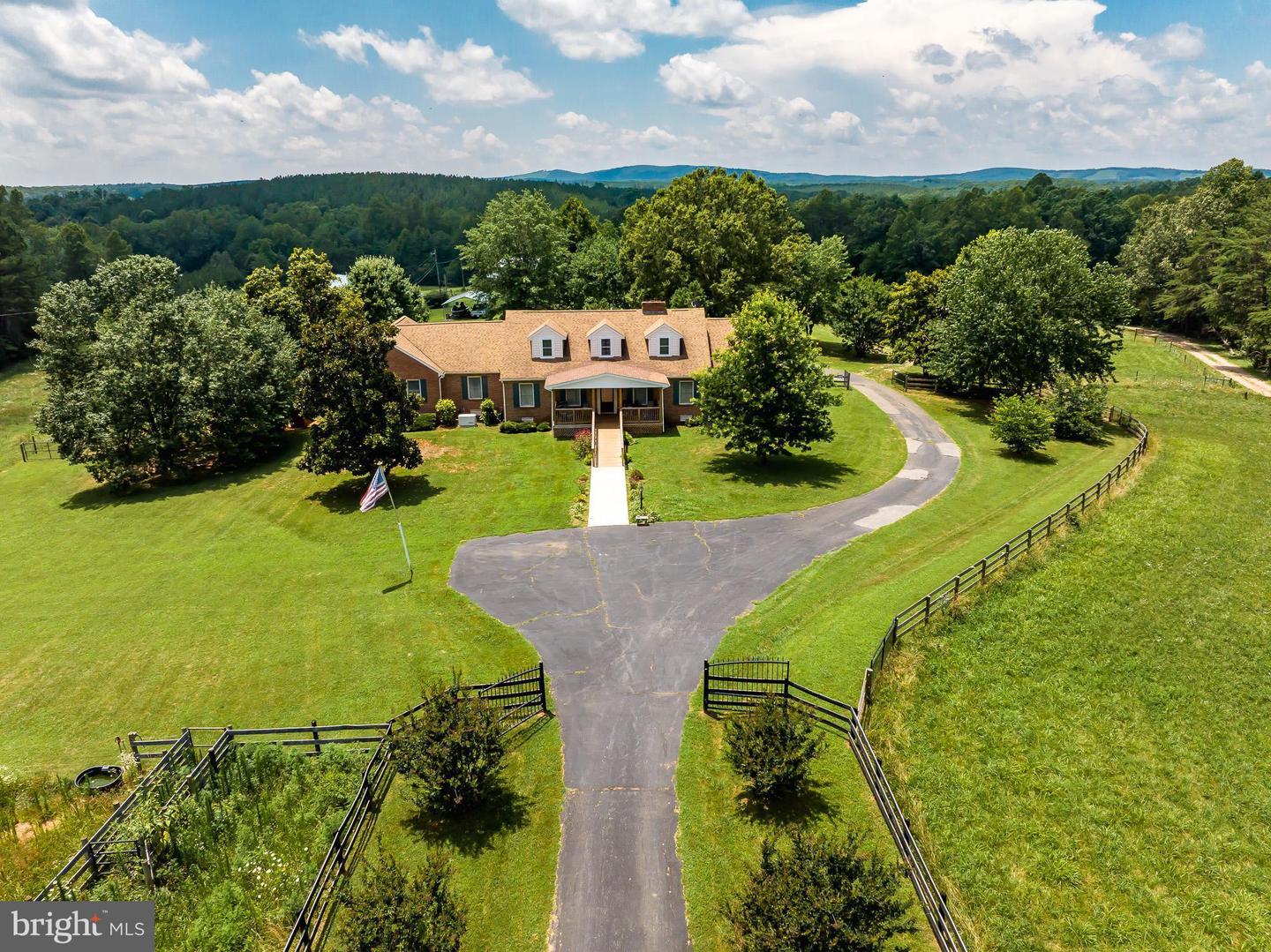 2667 UNION CHURCH RD, BUCKINGHAM, Virginia 23921, 4 Bedrooms Bedrooms, ,4 BathroomsBathrooms,Residential,For sale,2667 UNION CHURCH RD,VABH2000196 MLS # VABH2000196