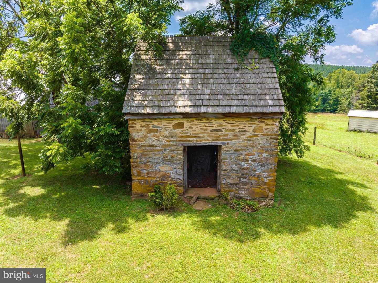 2667 UNION CHURCH RD, BUCKINGHAM, Virginia 23921, 4 Bedrooms Bedrooms, ,4 BathroomsBathrooms,Residential,For sale,2667 UNION CHURCH RD,VABH2000196 MLS # VABH2000196