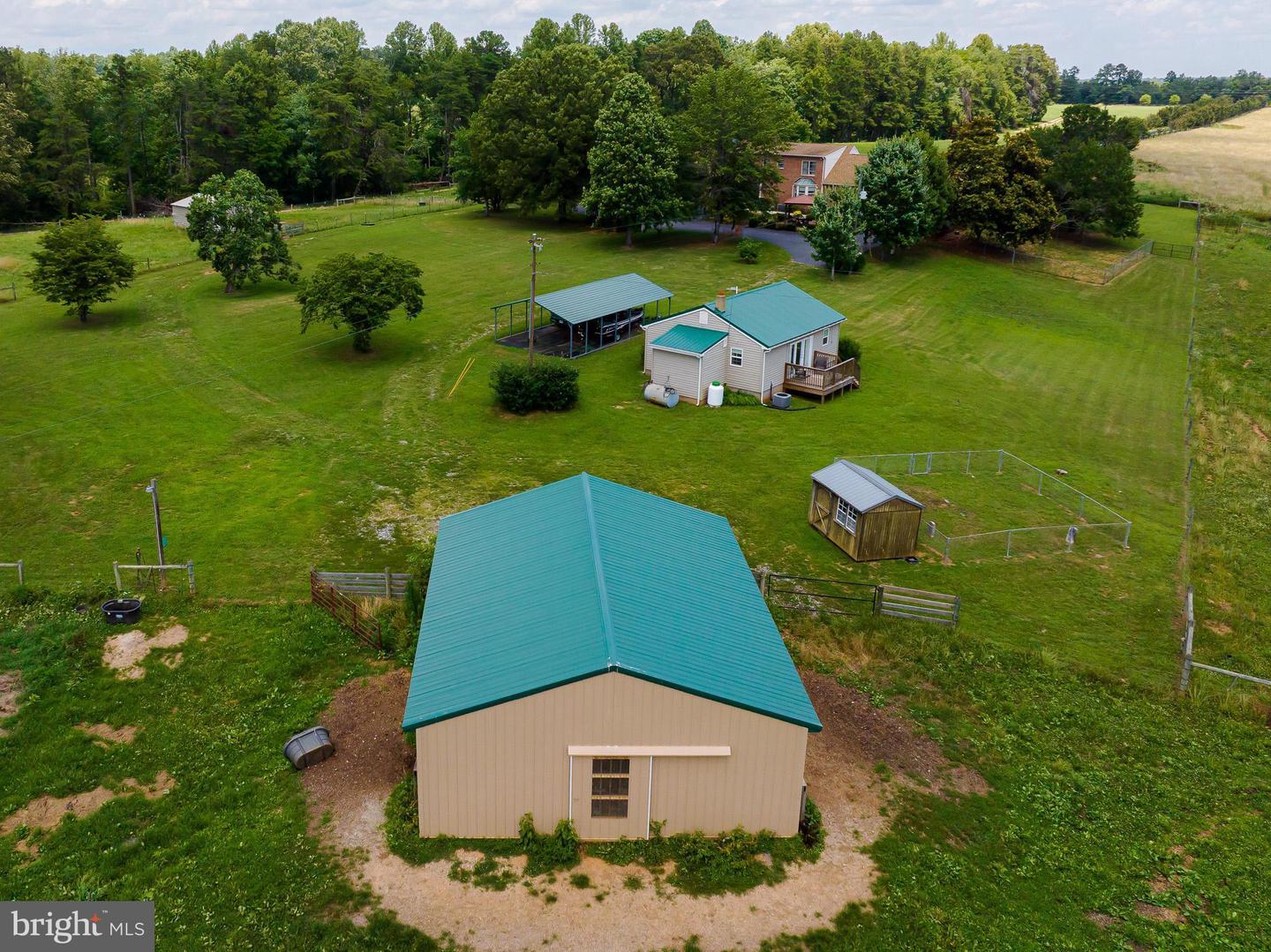 2667 UNION CHURCH RD, BUCKINGHAM, Virginia 23921, 4 Bedrooms Bedrooms, ,4 BathroomsBathrooms,Residential,For sale,2667 UNION CHURCH RD,VABH2000196 MLS # VABH2000196