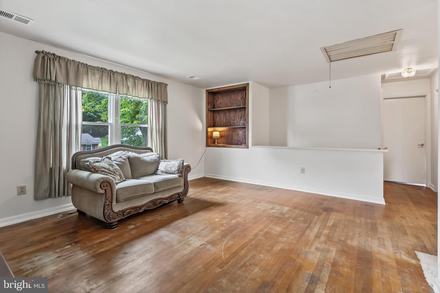 3937 FORESTDALE AVE, WOODBRIDGE, Virginia 22193, 4 Bedrooms Bedrooms, ,2 BathroomsBathrooms,Residential,For sale,3937 FORESTDALE AVE,VAPW2098750 MLS # VAPW2098750