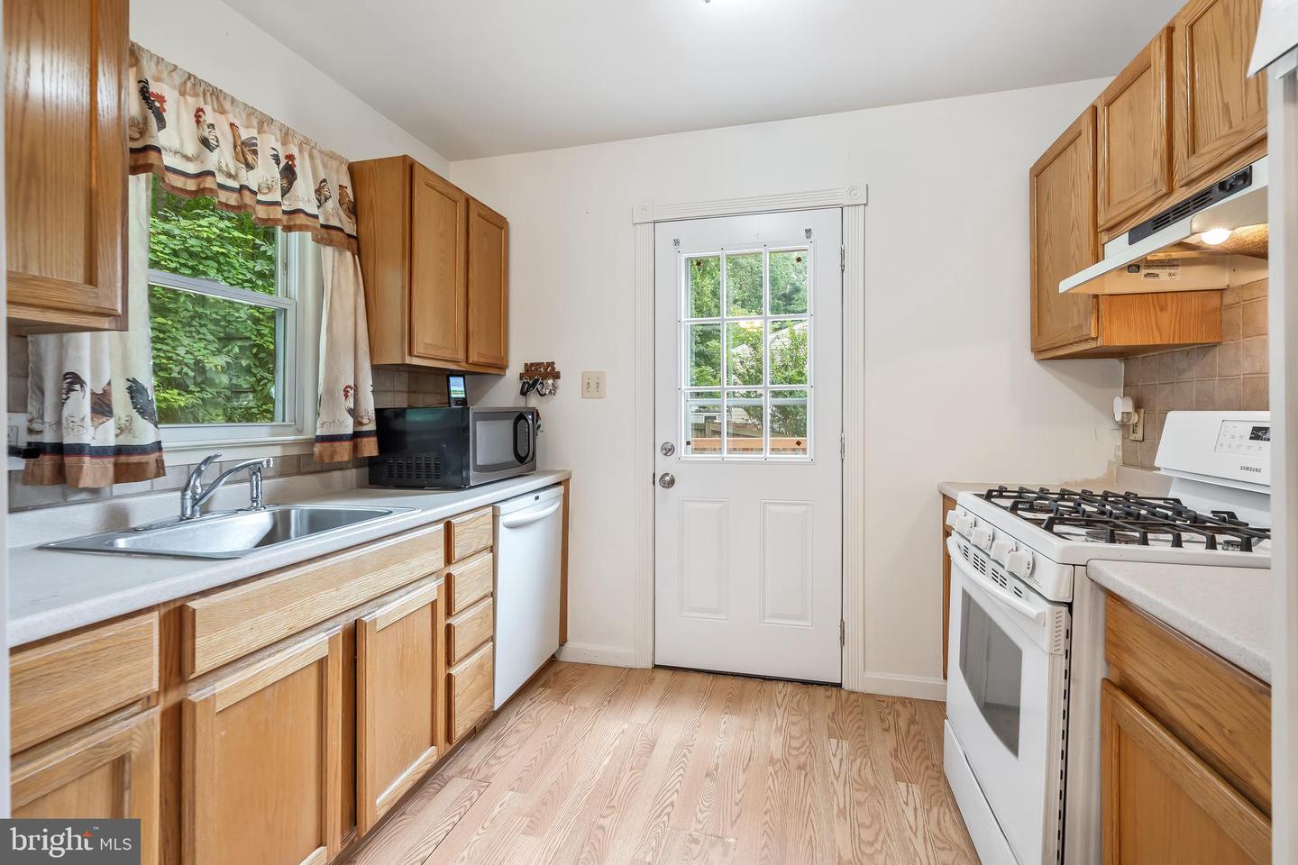 3937 FORESTDALE AVE, WOODBRIDGE, Virginia 22193, 4 Bedrooms Bedrooms, ,2 BathroomsBathrooms,Residential,For sale,3937 FORESTDALE AVE,VAPW2098750 MLS # VAPW2098750